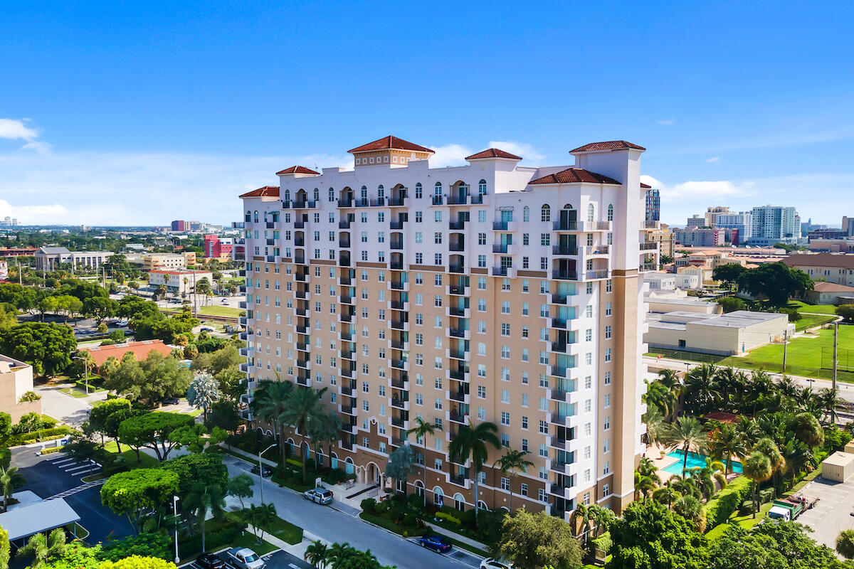 View details of listing 616 Clearwater Park Road 1106, West Palm Beach, FL 33401 West Palm Beach with MLS#