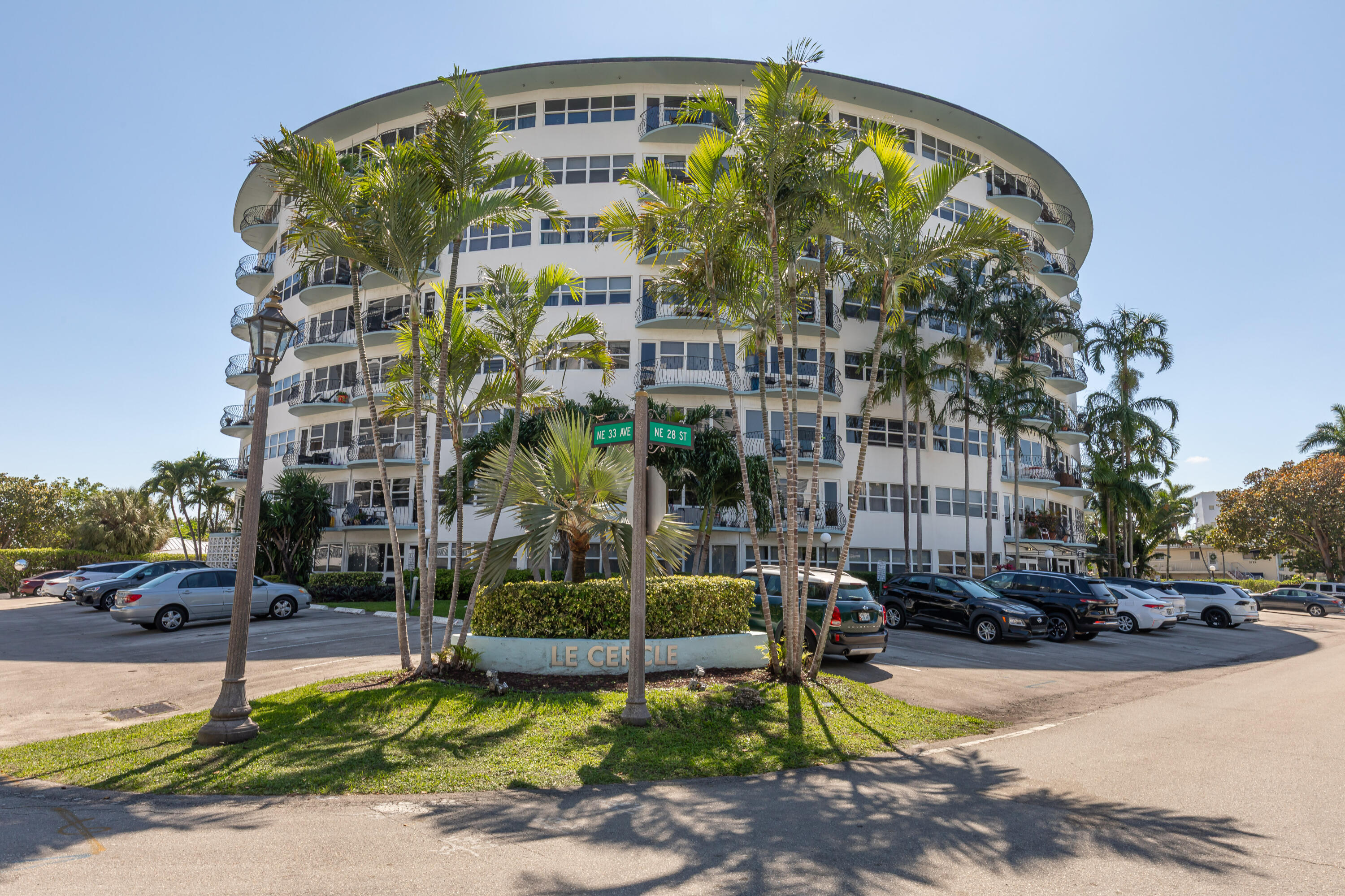 View details of listing 3250 NE 28th Street 404, Fort Lauderdale, FL 33308 Fort Lauderdale with MLS#