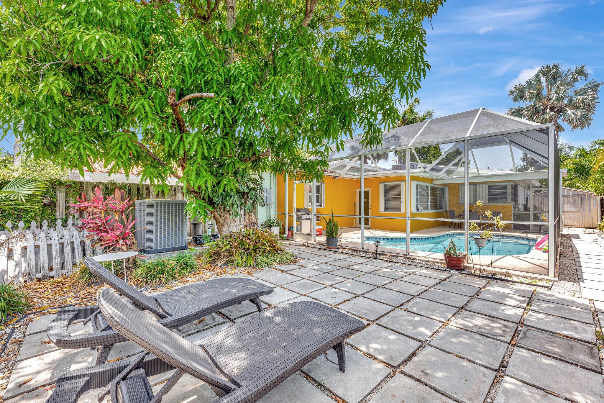 View details of listing 1246 Johnson Street, Hollywood, FL 33019 Hollywood with MLS#