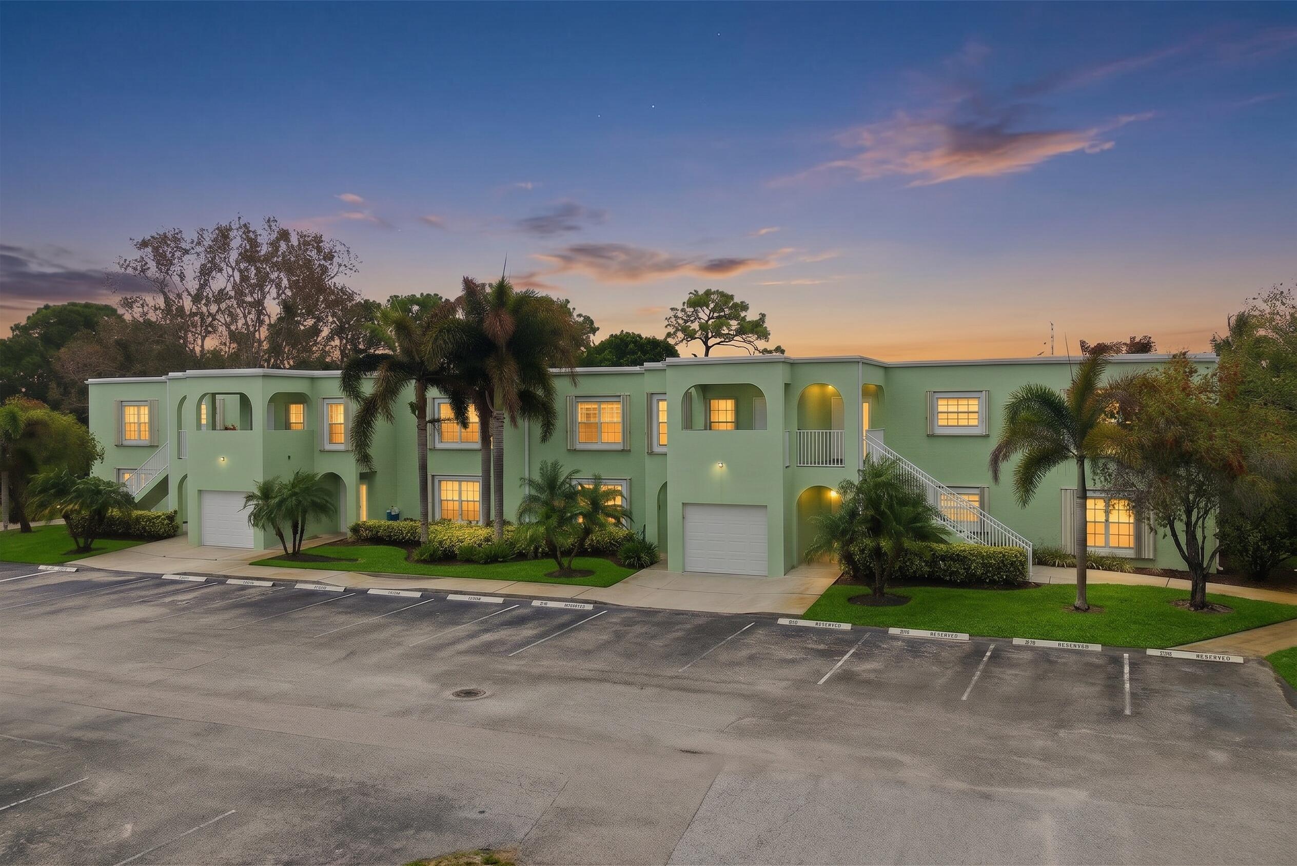 View details of listing 2074 SE Wild Meadow Circle, Port St. Lucie, FL 34952 Port St. Lucie with MLS#