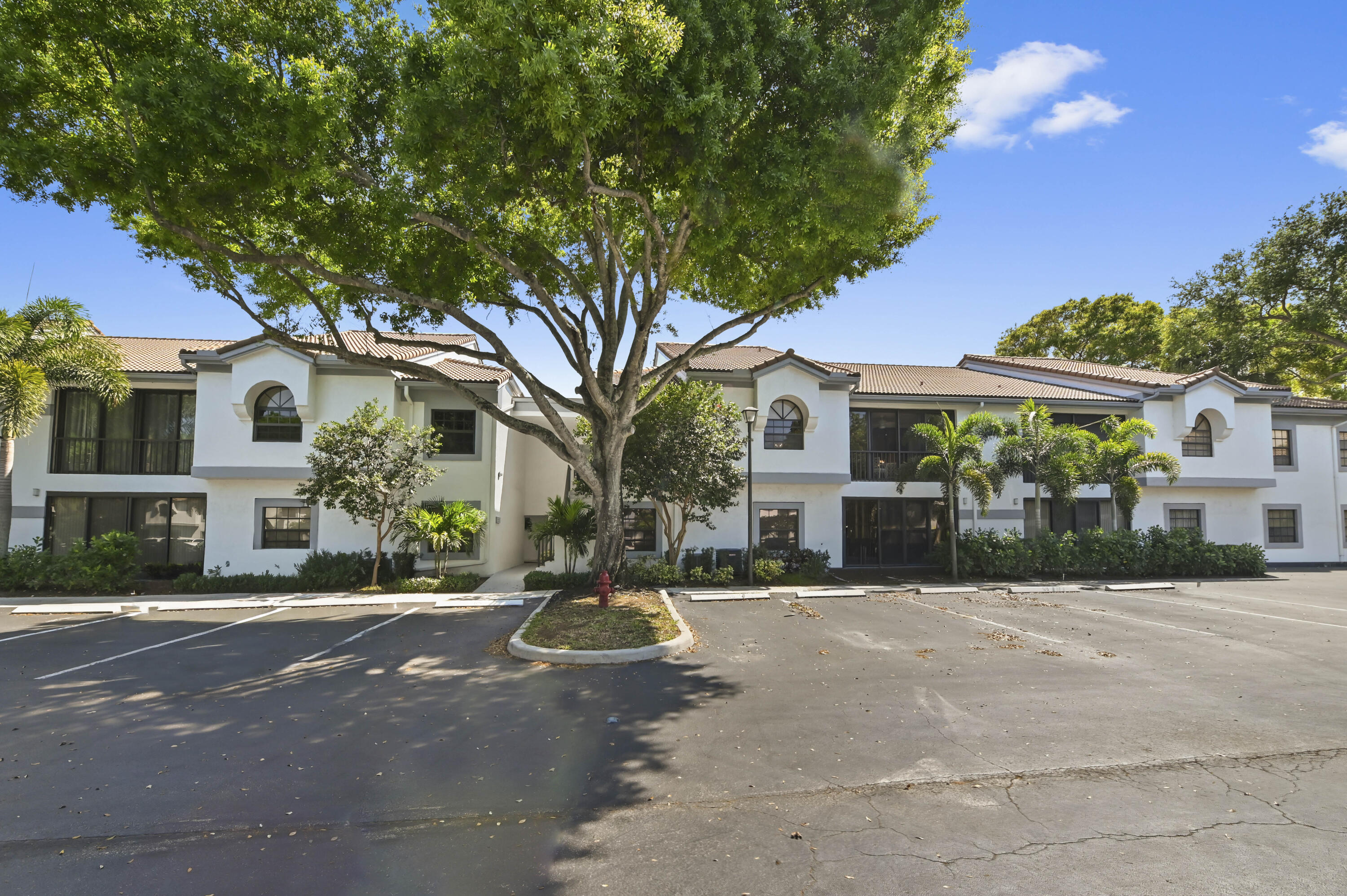 View details of listing 5450 Verona Drive O, Boynton Beach, FL 33437 Boynton Beach with MLS#