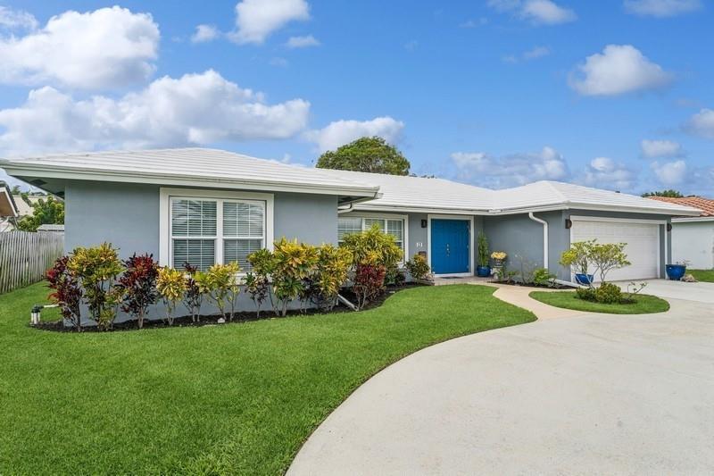 View details of listing 13 Little Harbor Way, Deerfield Beach, FL 33441 Deerfield Beach with MLS#