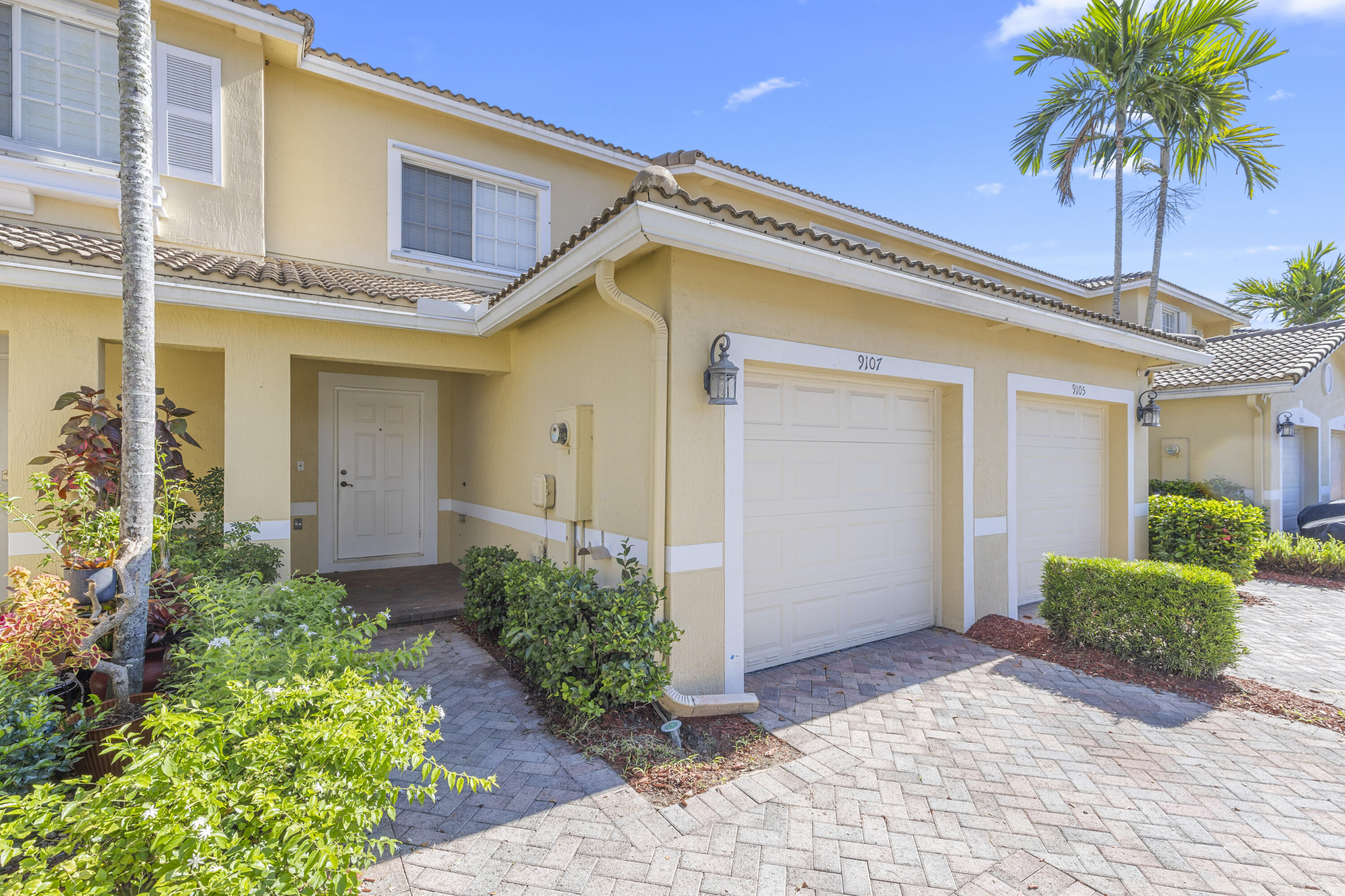 View details of listing 9107 Chambers Street 9107, Tamarac, FL 33321 Tamarac with MLS#