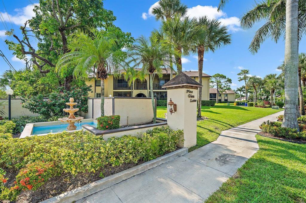 View details of listing 409 Pine Glen Lane A-1, Greenacres, FL 33463 Greenacres with MLS#