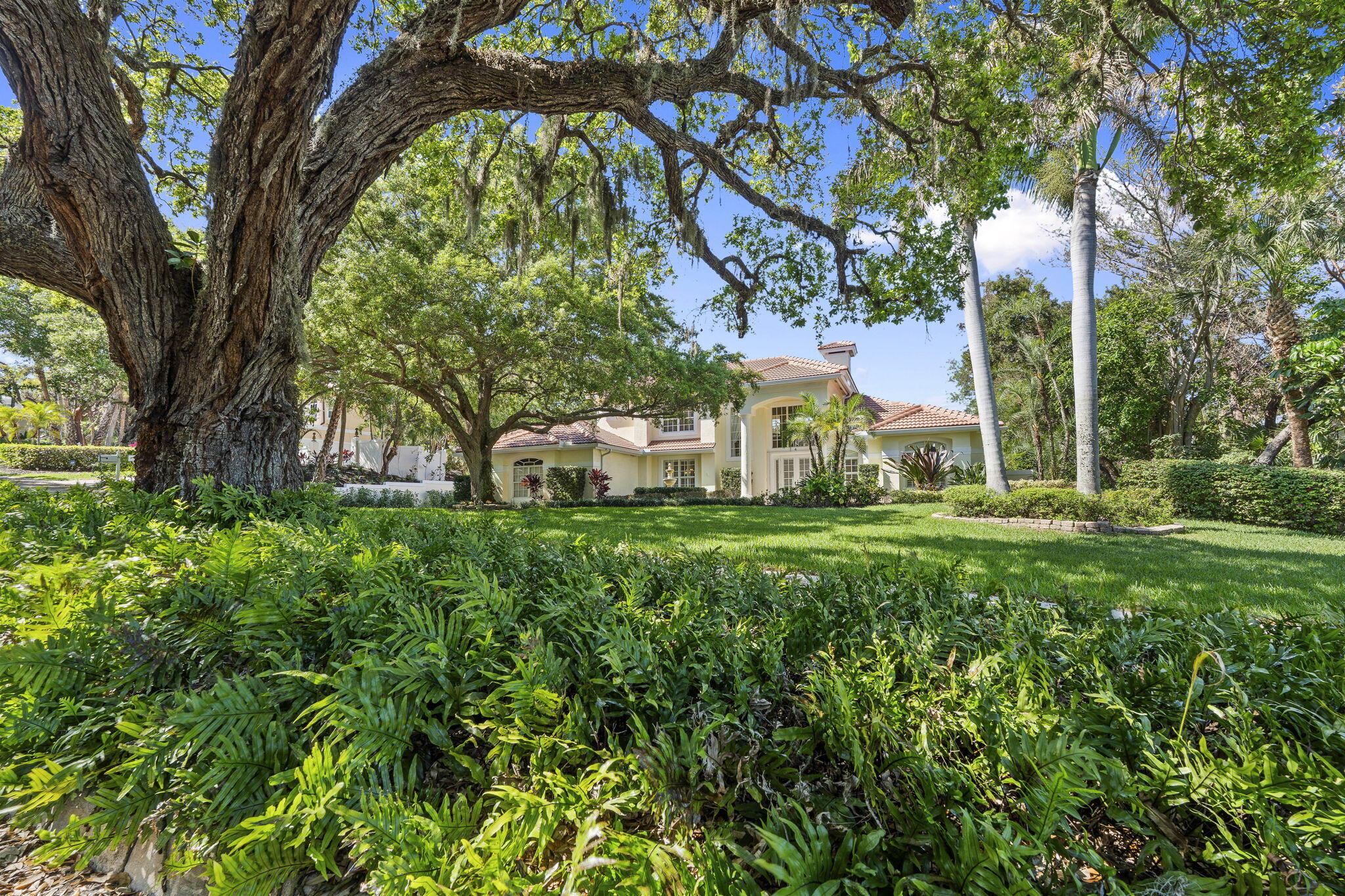 View details of listing 4 Castle Hill Way, Stuart, FL 34996 Stuart with MLS#