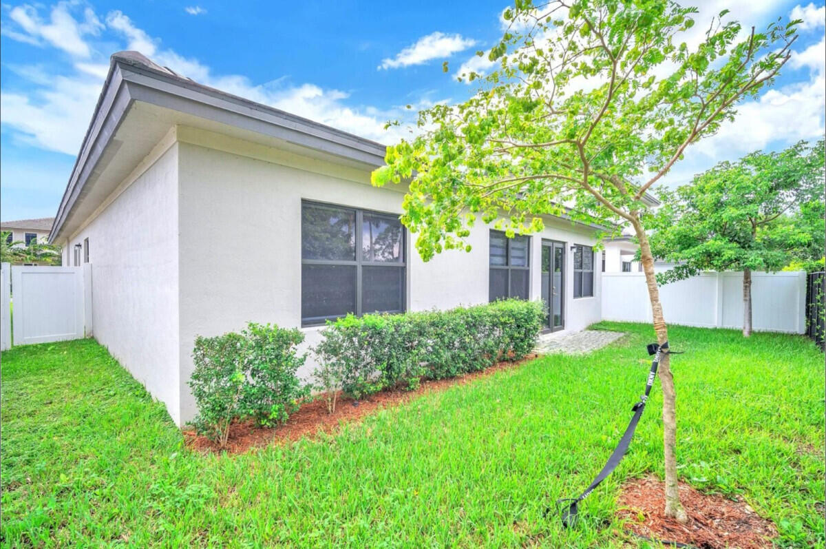 View details of listing 17451 SW 41st Street, Miramar, FL 33029 Miramar with MLS#