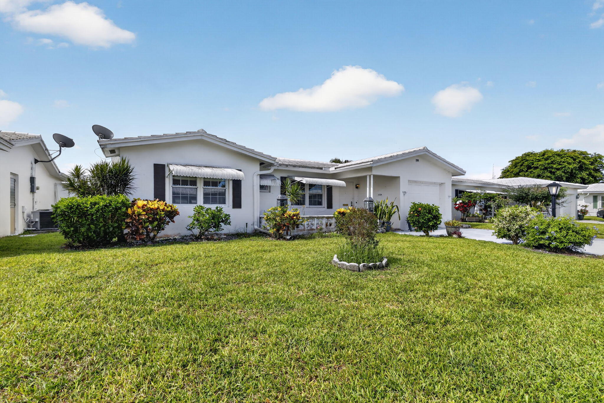 View details of listing 1104 W Ocean Avenue, Boynton Beach, FL 33426 Boynton Beach with MLS#