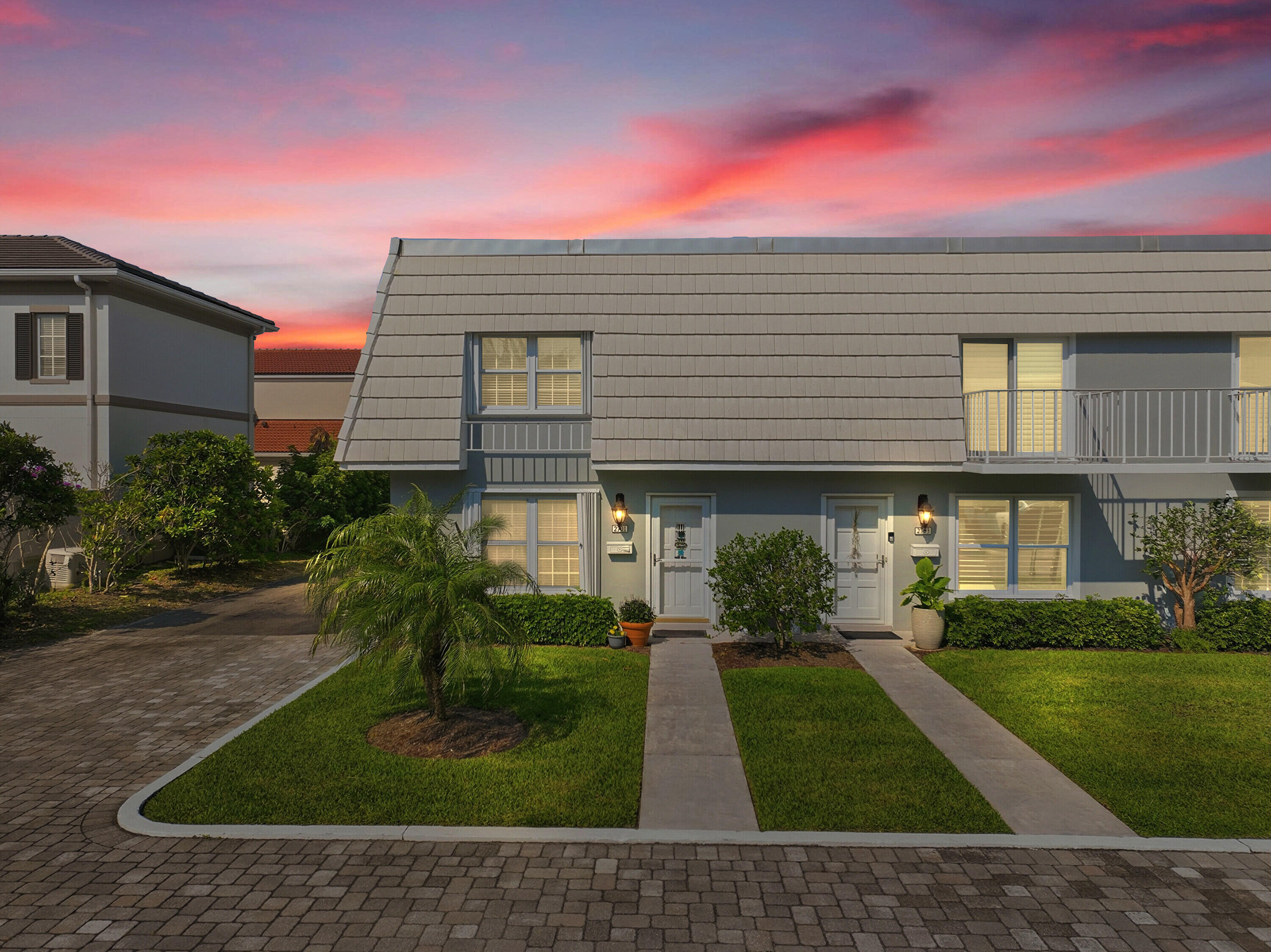 View details of listing 2701 Ocean Drive 1a, Vero Beach, FL 32963 Vero Beach with MLS#