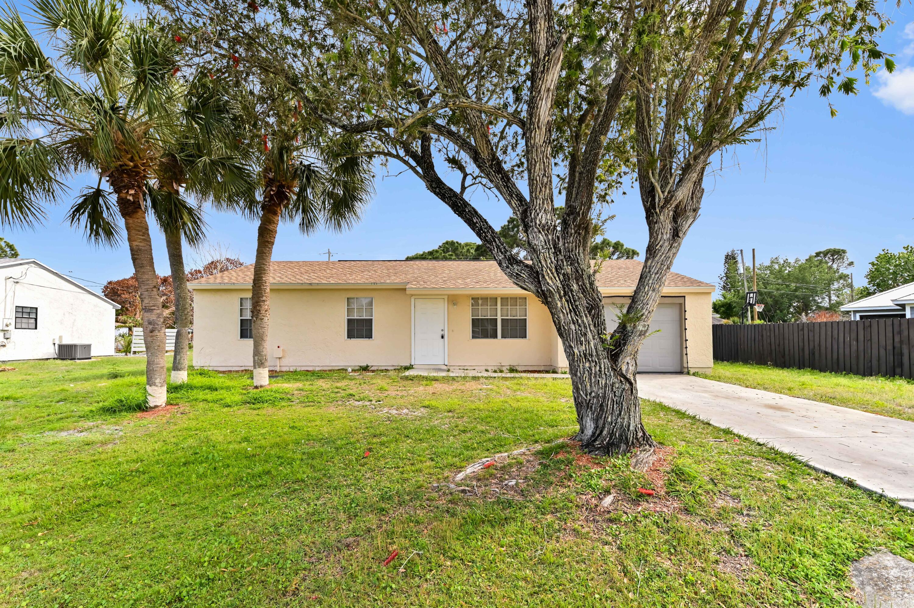 View details of listing 2441 SE University Terrace, Port St. Lucie, FL 34952 Port St. Lucie with MLS#