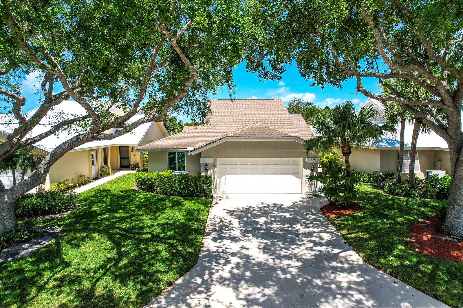 View details of listing 327 Ridge Road, Jupiter, FL 33477 Jupiter with MLS#
