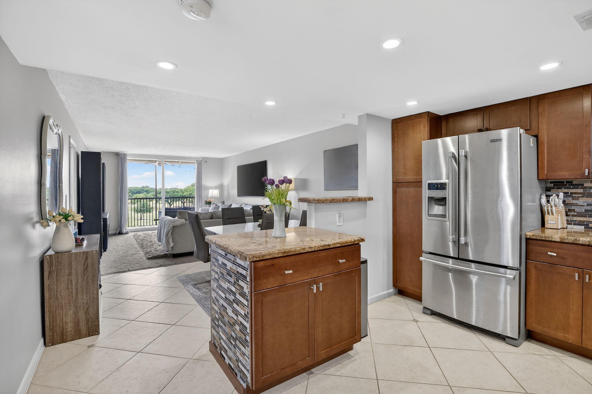 View details of listing 3001 W Rolling Hills Circle 501, Davie, FL 33328 Davie with MLS#