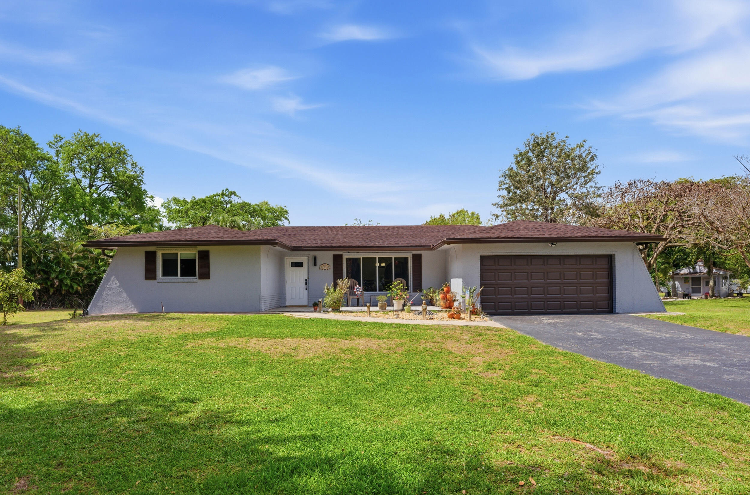View details of listing 14290 SW 31st Court, Davie, FL 33330 Davie with MLS#
