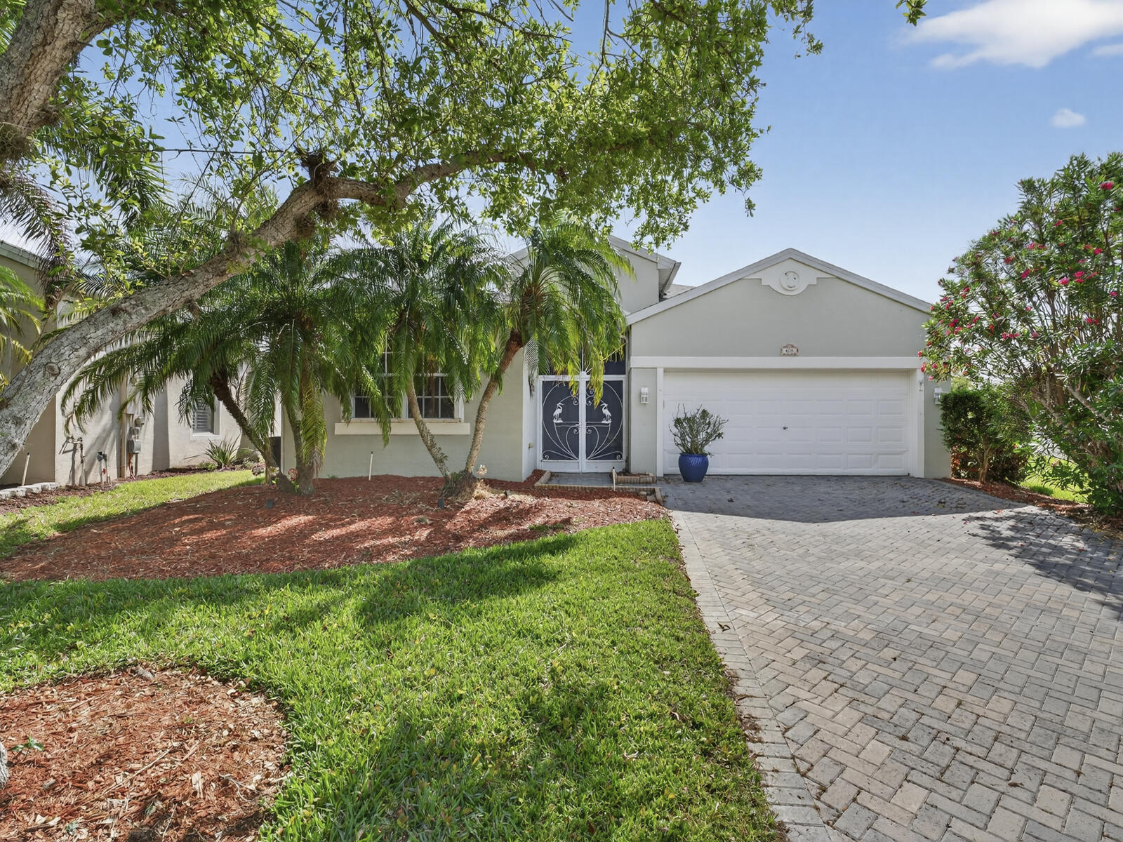 View details of listing 608 SW Calamondin Way Way SW, Vero Beach, FL 32968 Vero Beach with MLS#