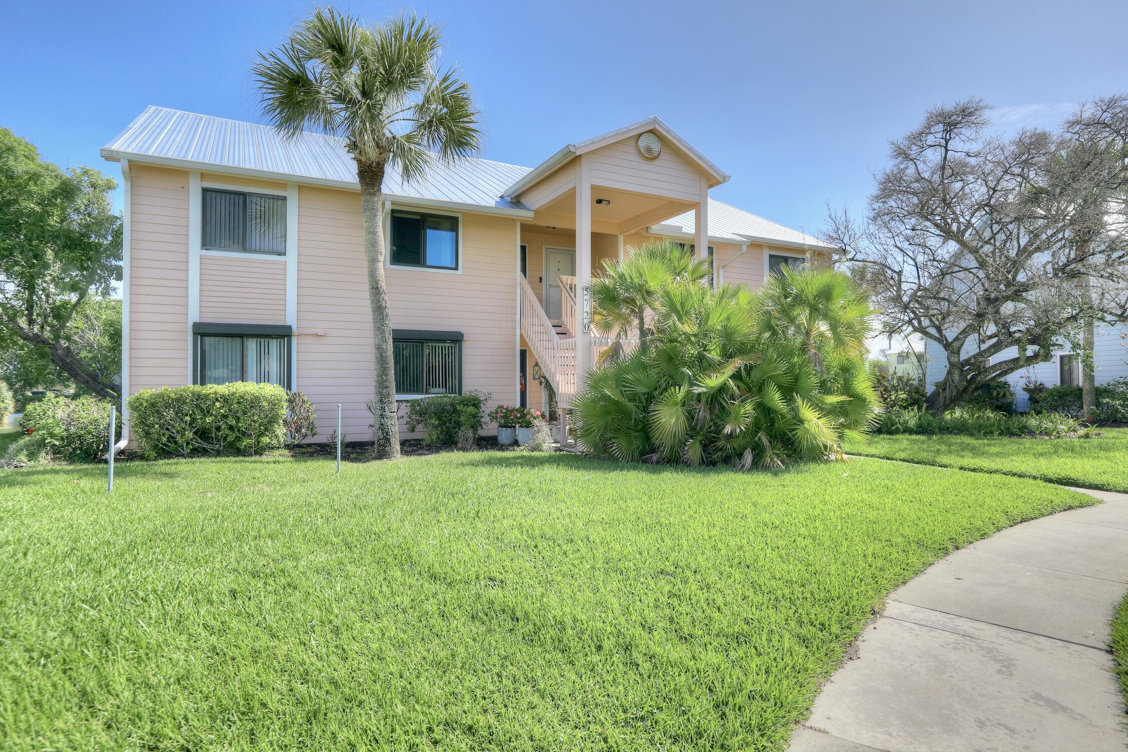 View details of listing 5720 Pelican Pointe Drive 3, Sebastian, FL 32958 Sebastian with MLS#