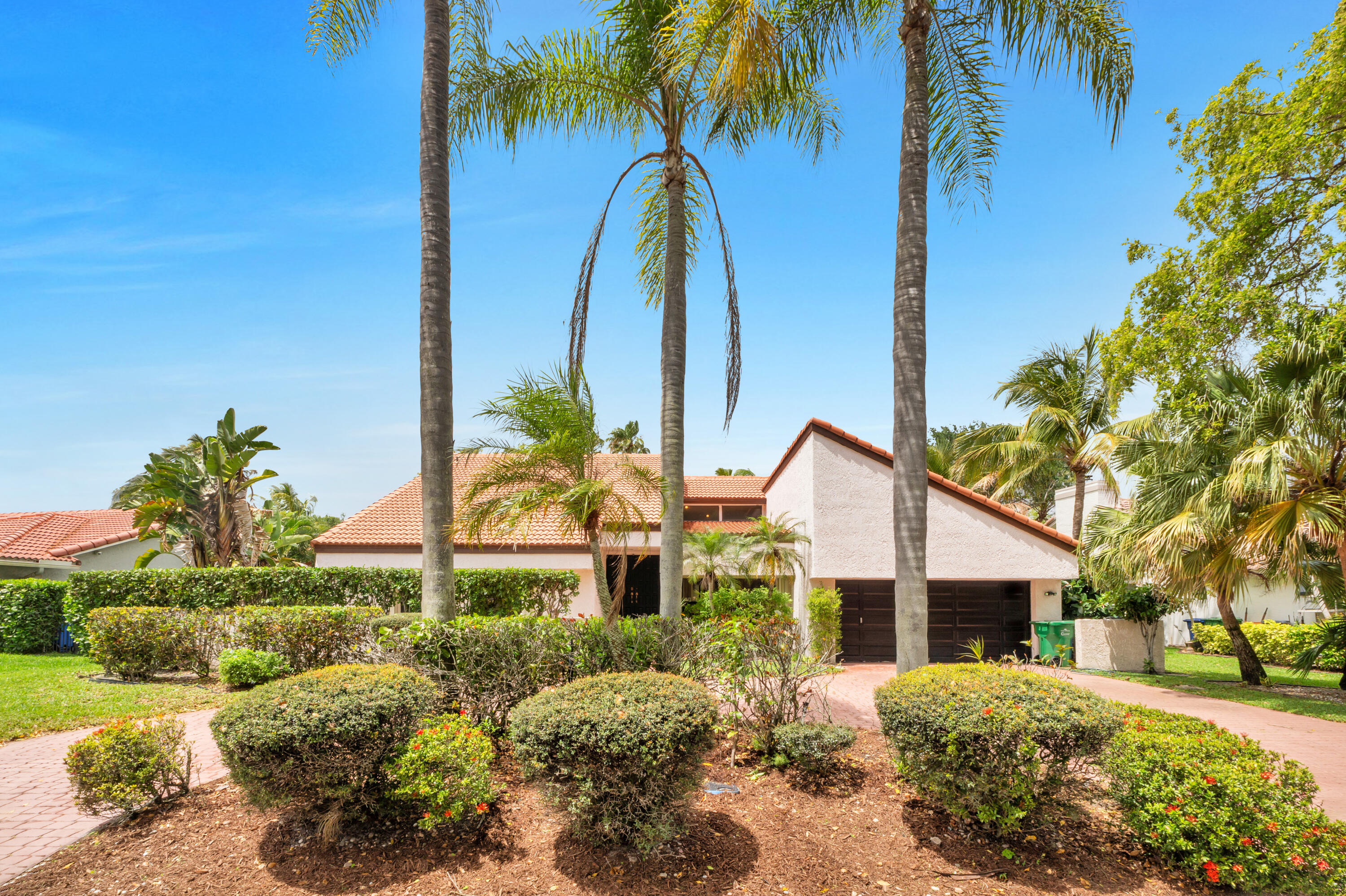 View details of listing 5040 NW 88th Lane, Coral Springs, FL 33067 Coral Springs with MLS#