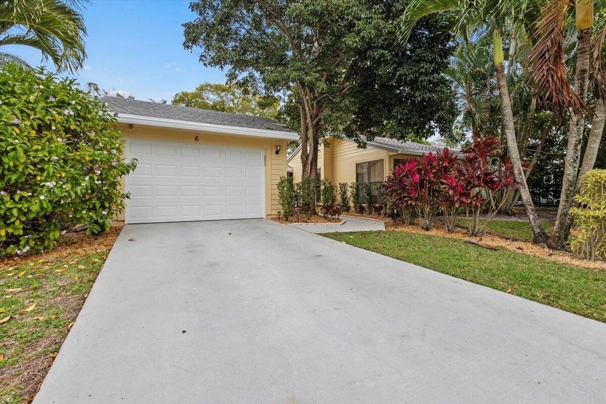 View details of listing 6691 S Pine Court, West Palm Beach, FL 33418 West Palm Beach with MLS#