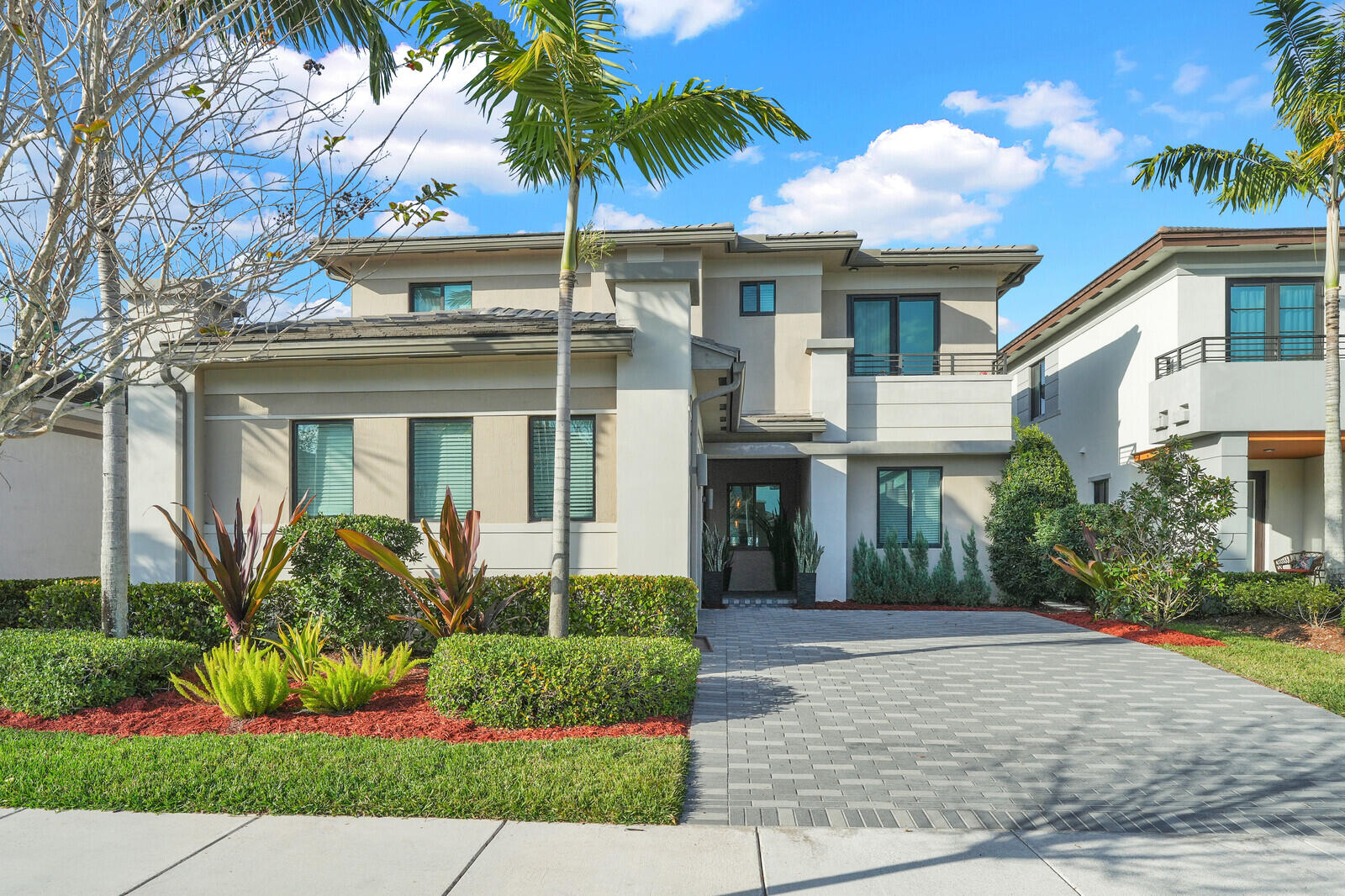 View details of listing 10767 Pacifica Way, Parkland, FL 33076 Parkland with MLS#