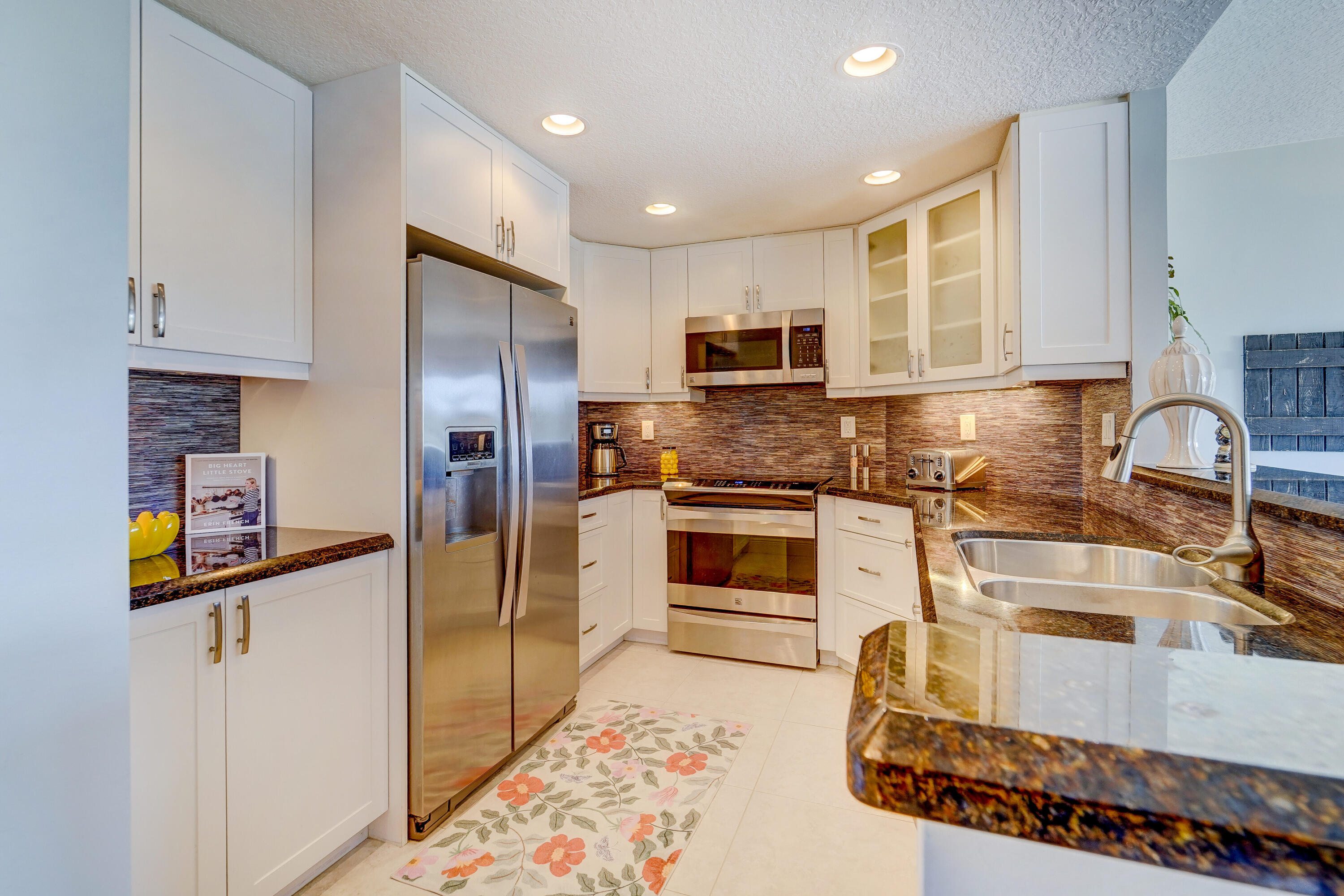 View details of listing 2500 E Las Olas Boulevard 403, Fort Lauderdale, FL 33301 Fort Lauderdale with MLS#
