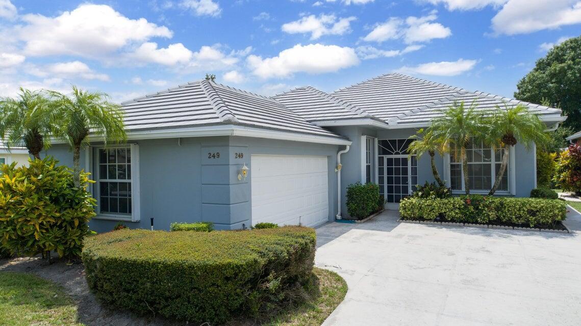 View details of listing 249 NW Bentley Circle, Port St. Lucie, FL 34986 Port St. Lucie with MLS#