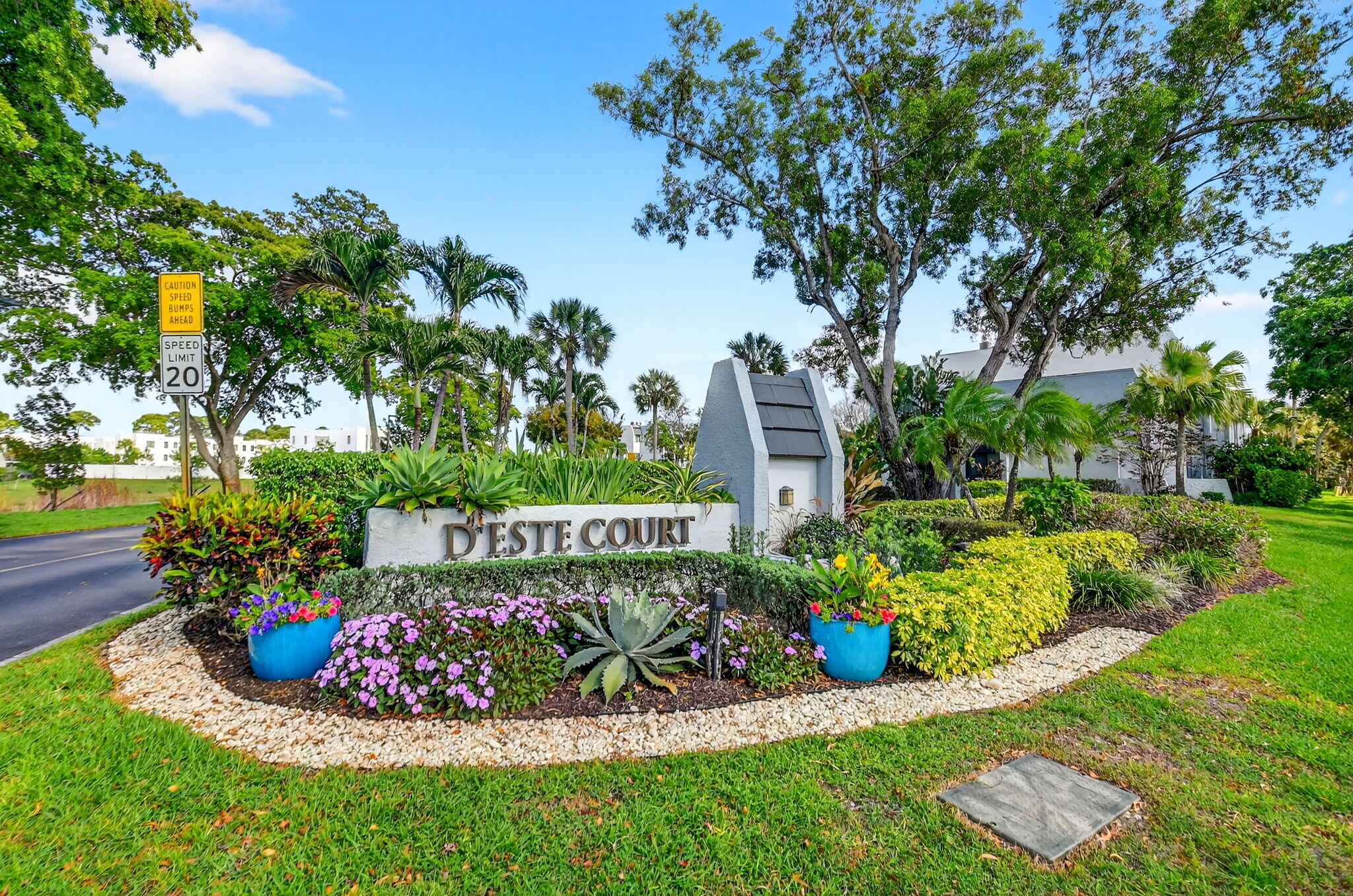 View details of listing 4290 Deste Court 303, Lake Worth, FL 33467 Lake Worth with MLS#
