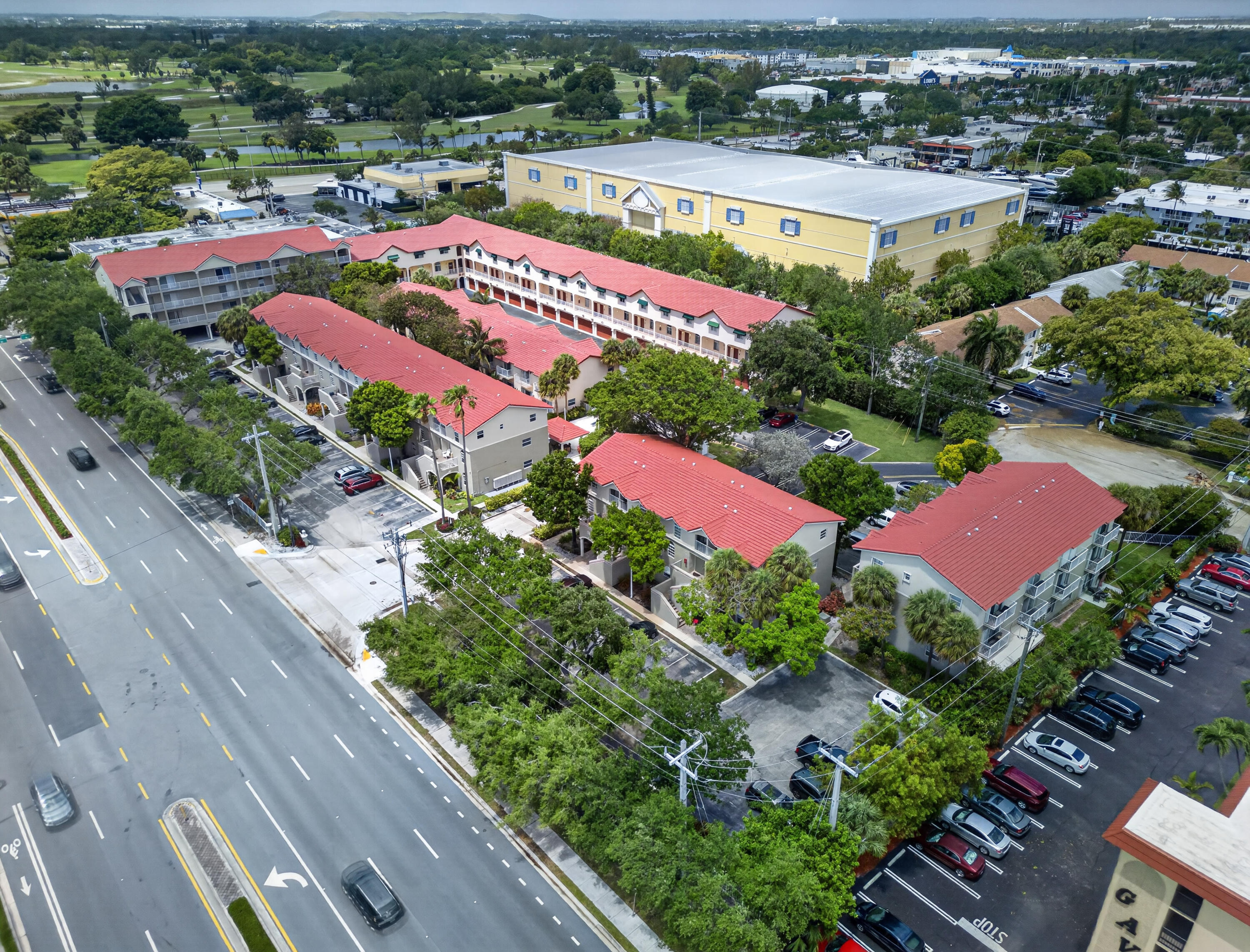 View details of listing 2501 NE 14th Street 301, Pompano Beach, FL 33062 Pompano Beach with MLS#