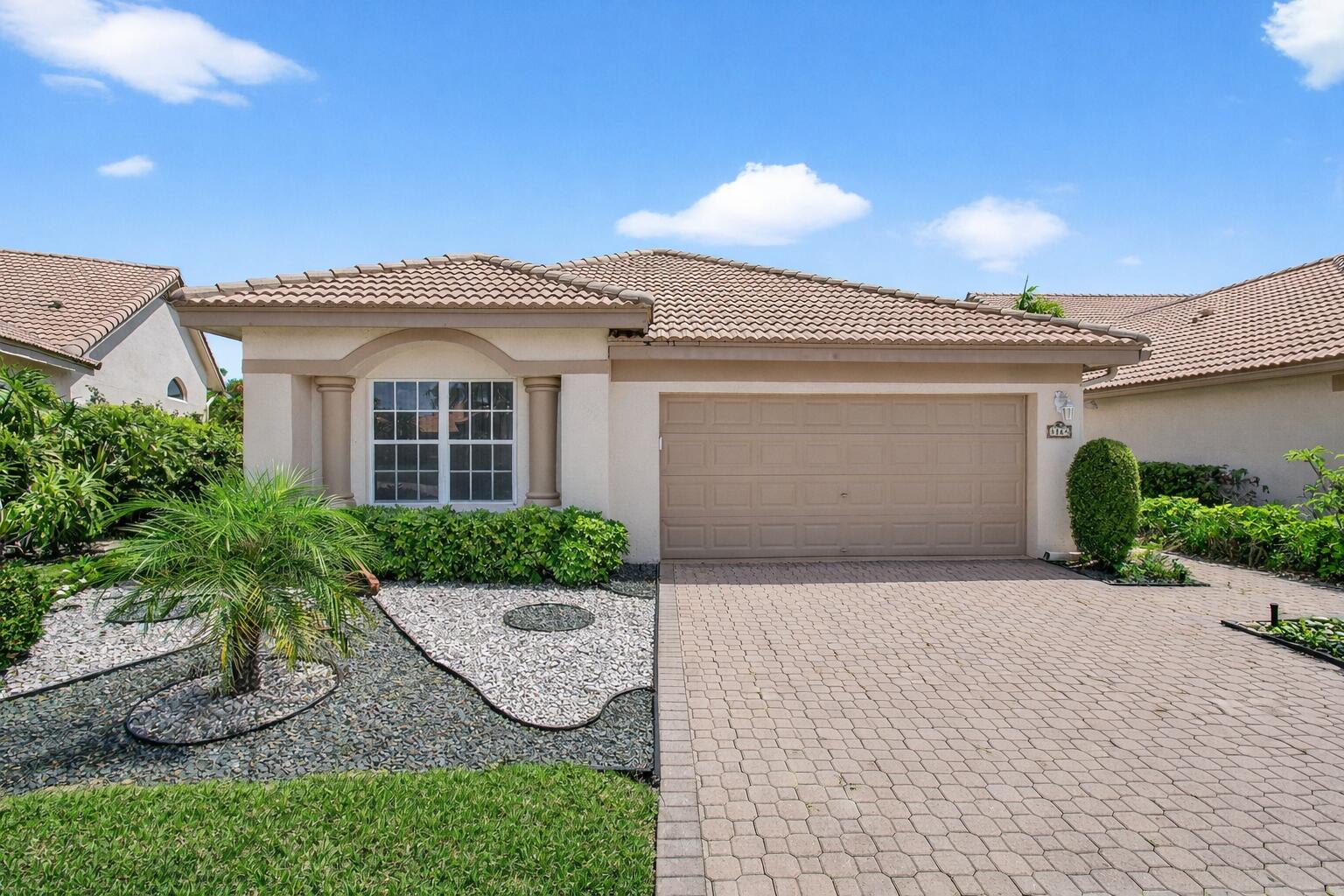 View details of listing 8864 Shoal Creek Lane, Boynton Beach, FL 33472 Boynton Beach with MLS#