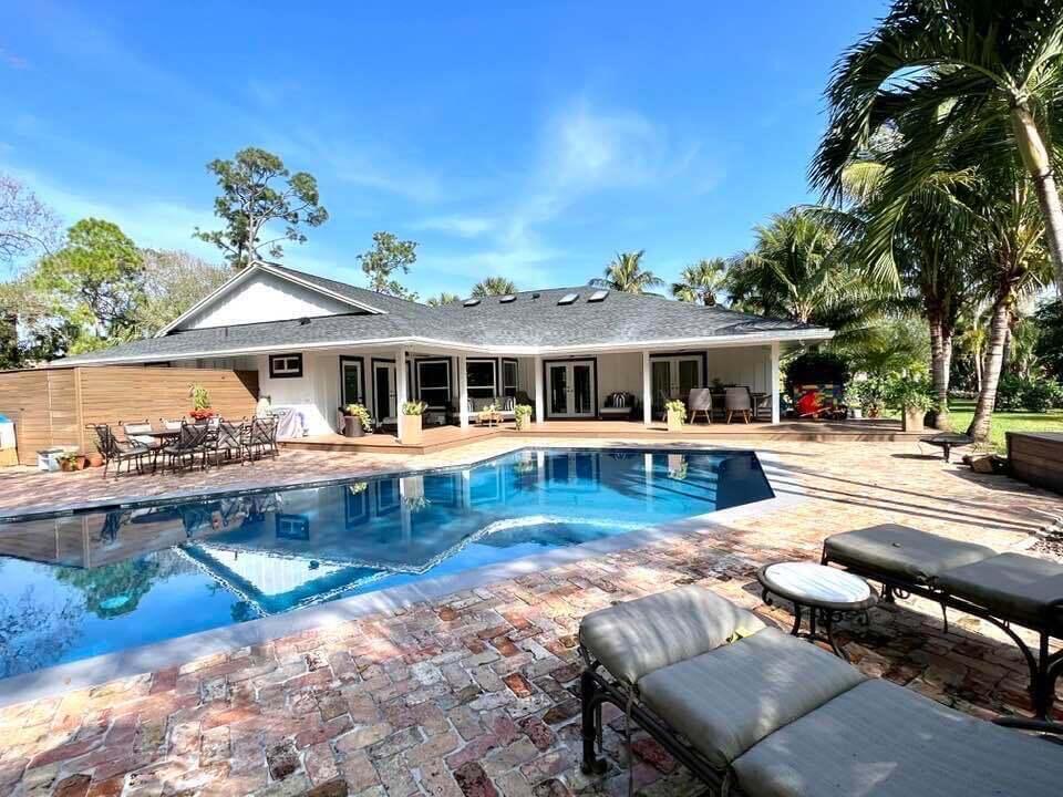 View details of listing 14256 Greentree Trail, Wellington, FL 33414 Wellington with MLS#