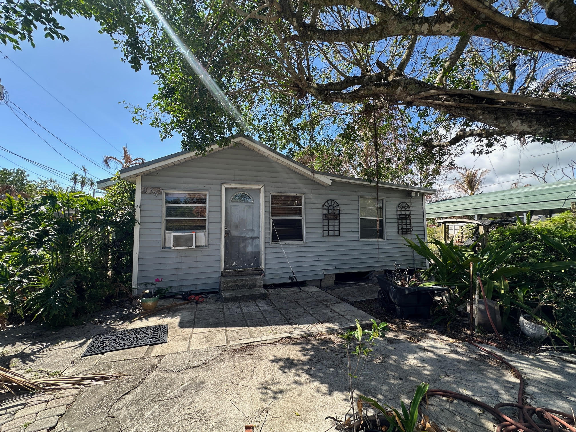 View details of listing 8160 SE Washington Avenue, Hobe Sound, FL 33455 Hobe Sound with MLS#