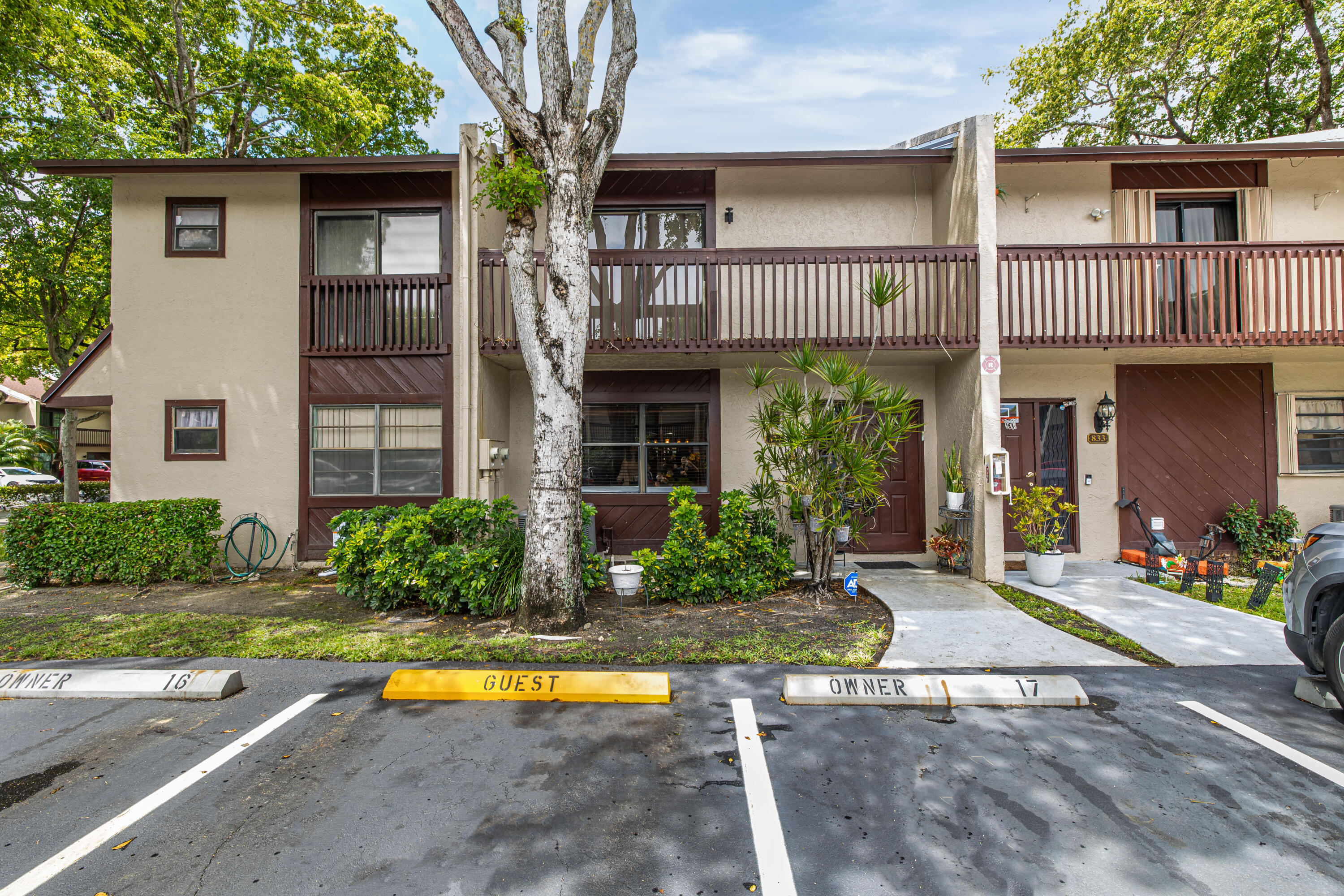 View details of listing 837 NW 47th Street, Deerfield Beach, FL 33064 Deerfield Beach with MLS#