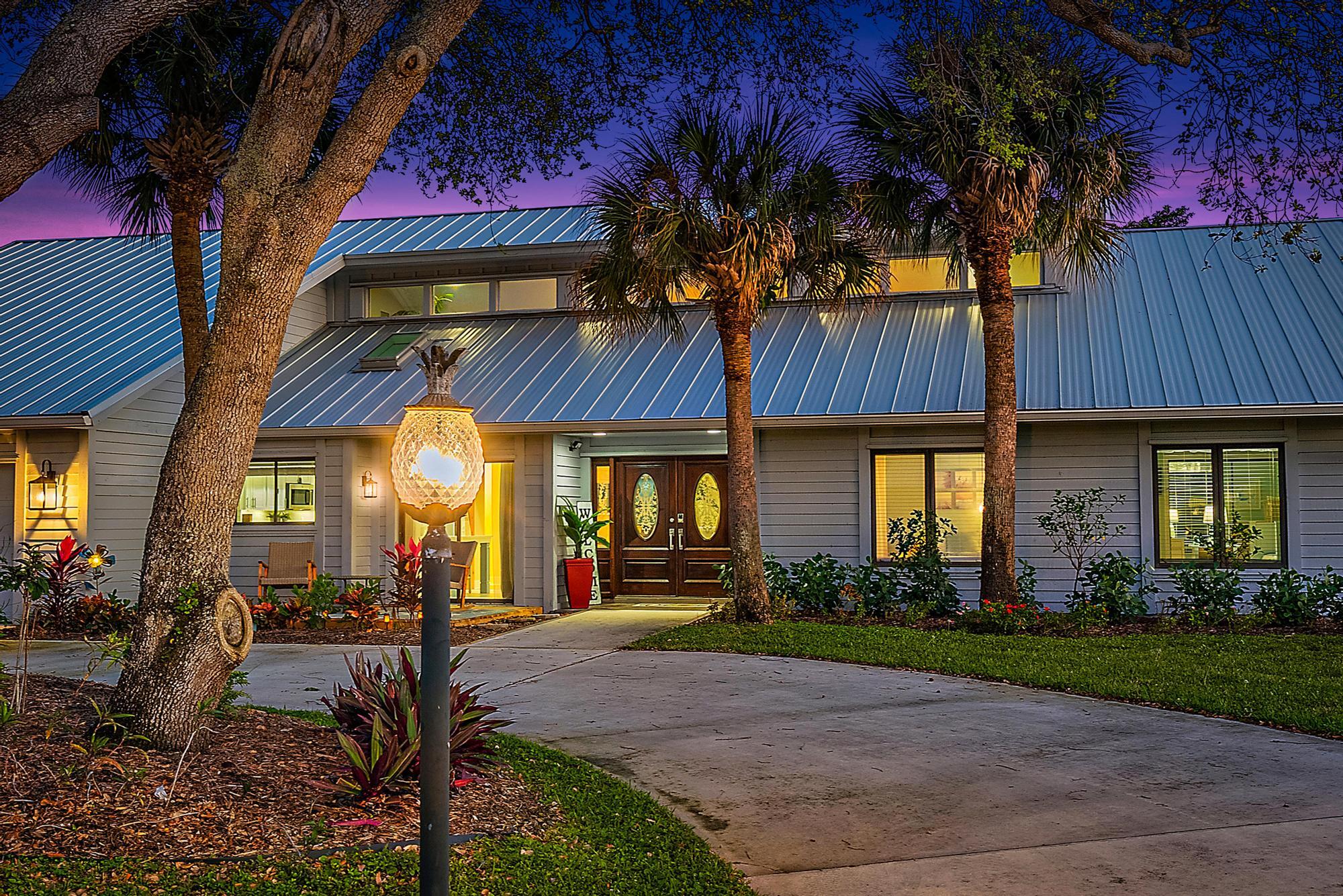 View details of listing 8422 SE Quail Ridge Way, Hobe Sound, FL 33455 Hobe Sound with MLS#