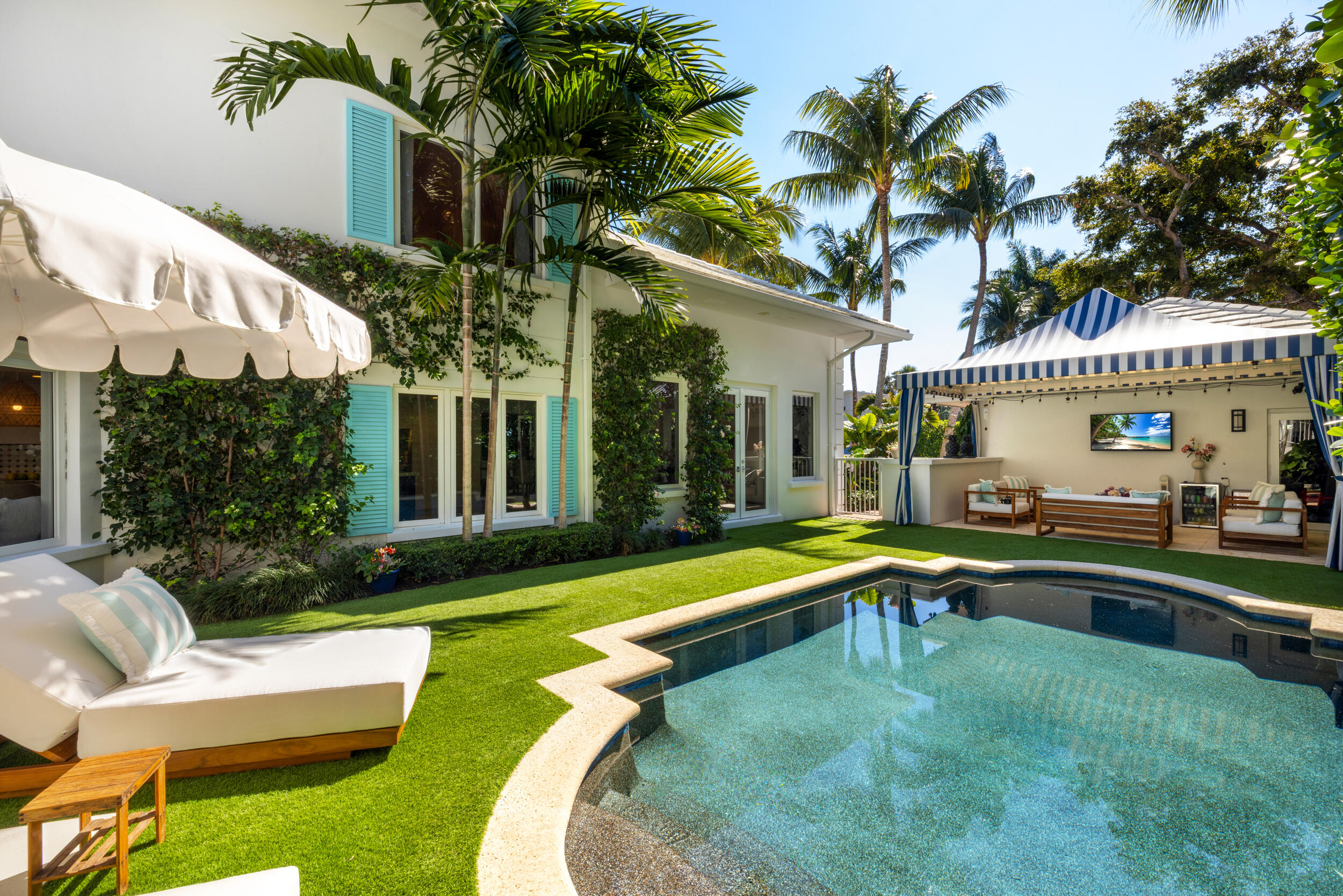 View details of listing 121 Seville Road, West Palm Beach, FL 33405 West Palm Beach with MLS#