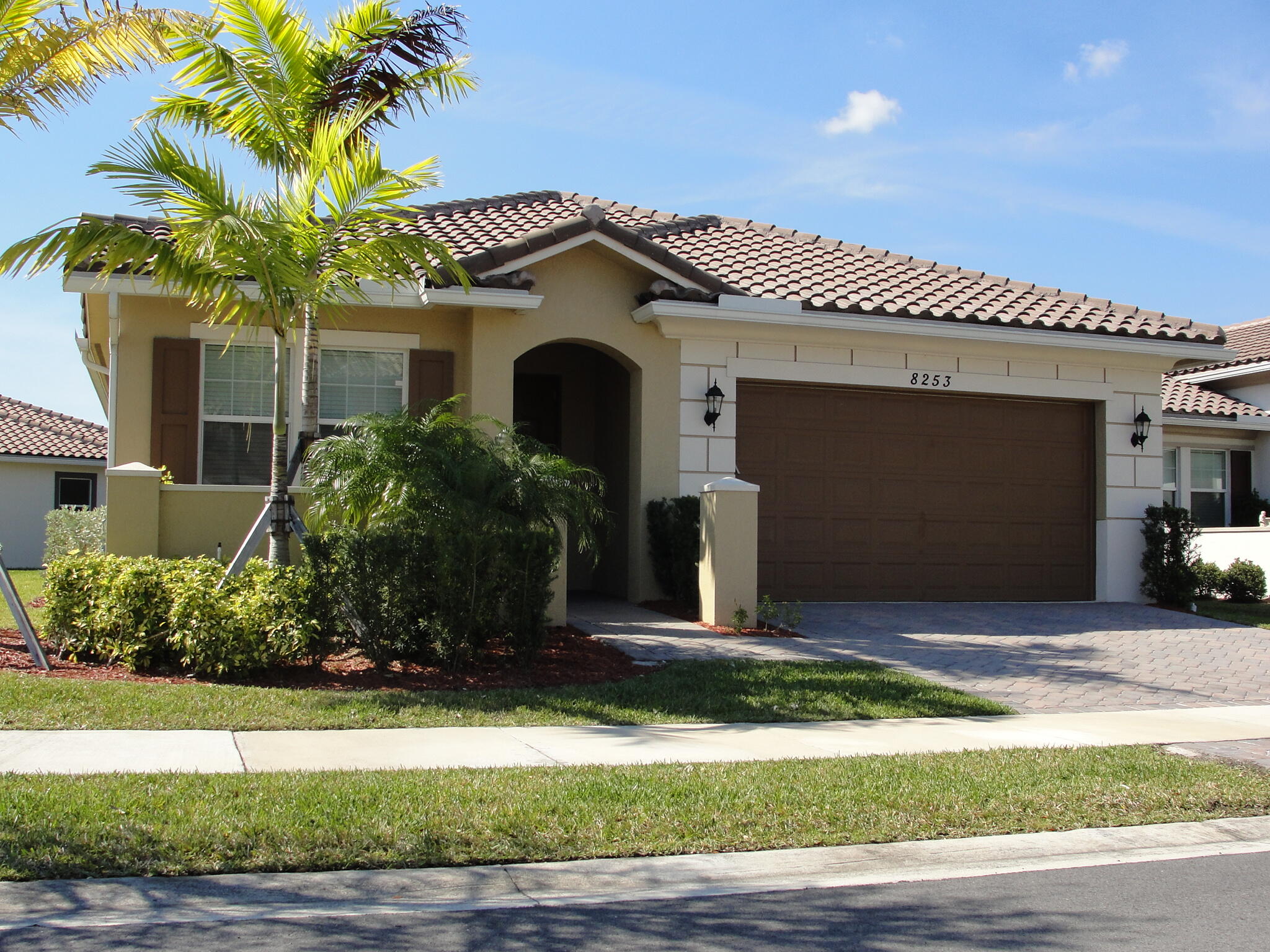 View details of listing 8253 NW 118th Way NW, Parkland, FL 33076 Parkland with MLS#