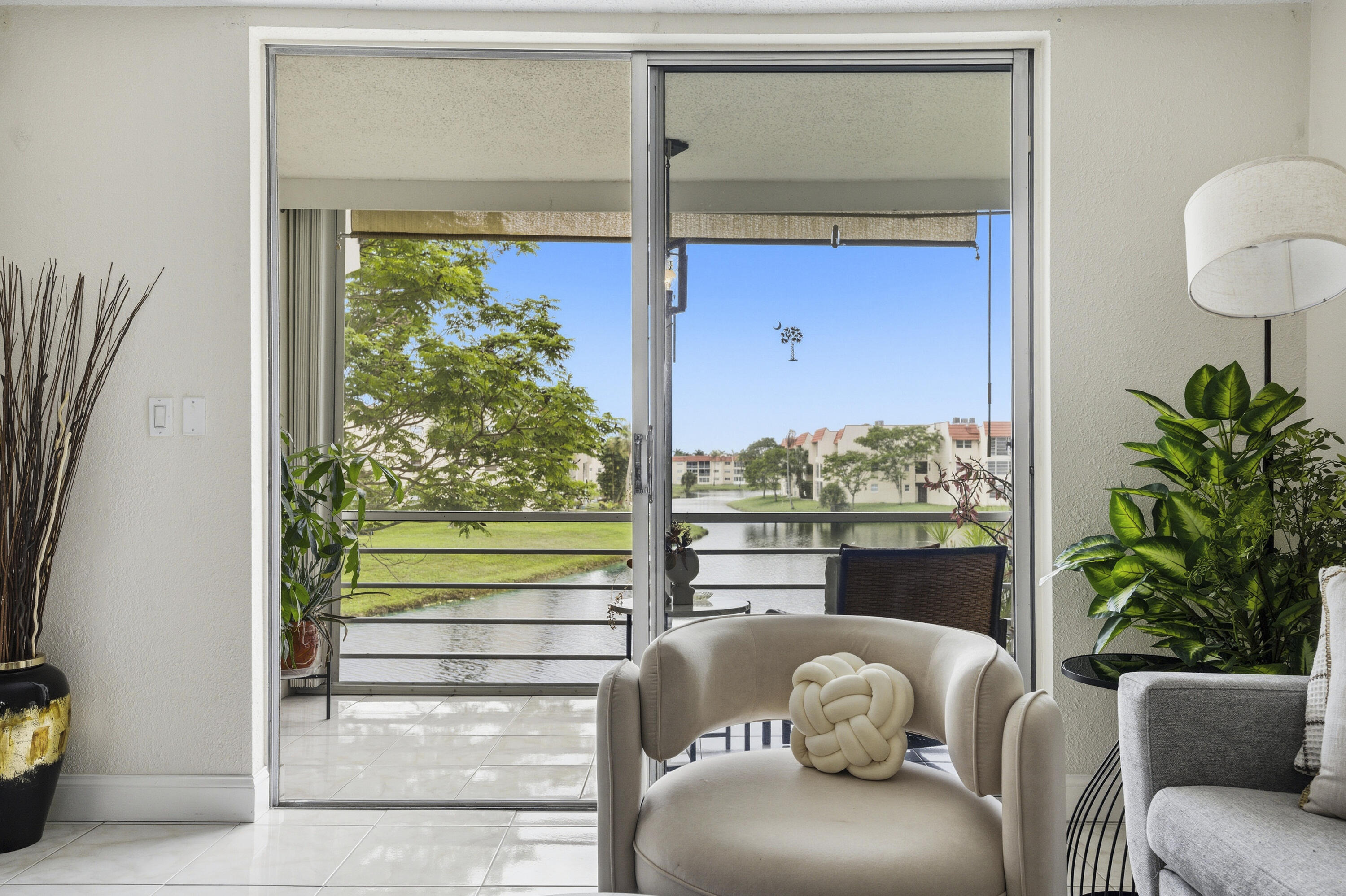 View details of listing 2900 Sunrise Lakes Drive W 201, Sunrise, FL 33322 Sunrise with MLS#