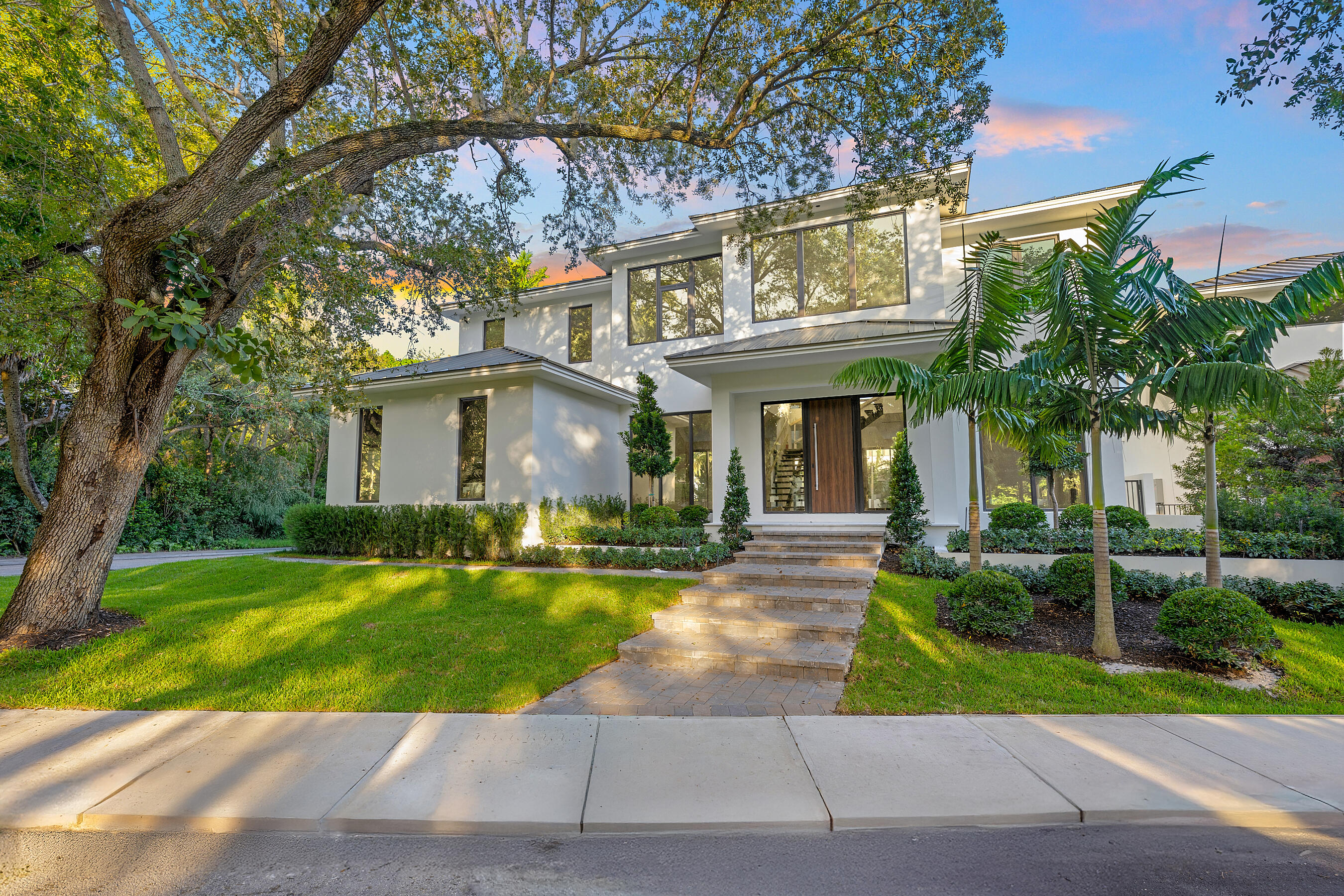 View details of listing 1550 Ponce De Leon Drive, Fort Lauderdale, FL 33316 Fort Lauderdale with MLS#