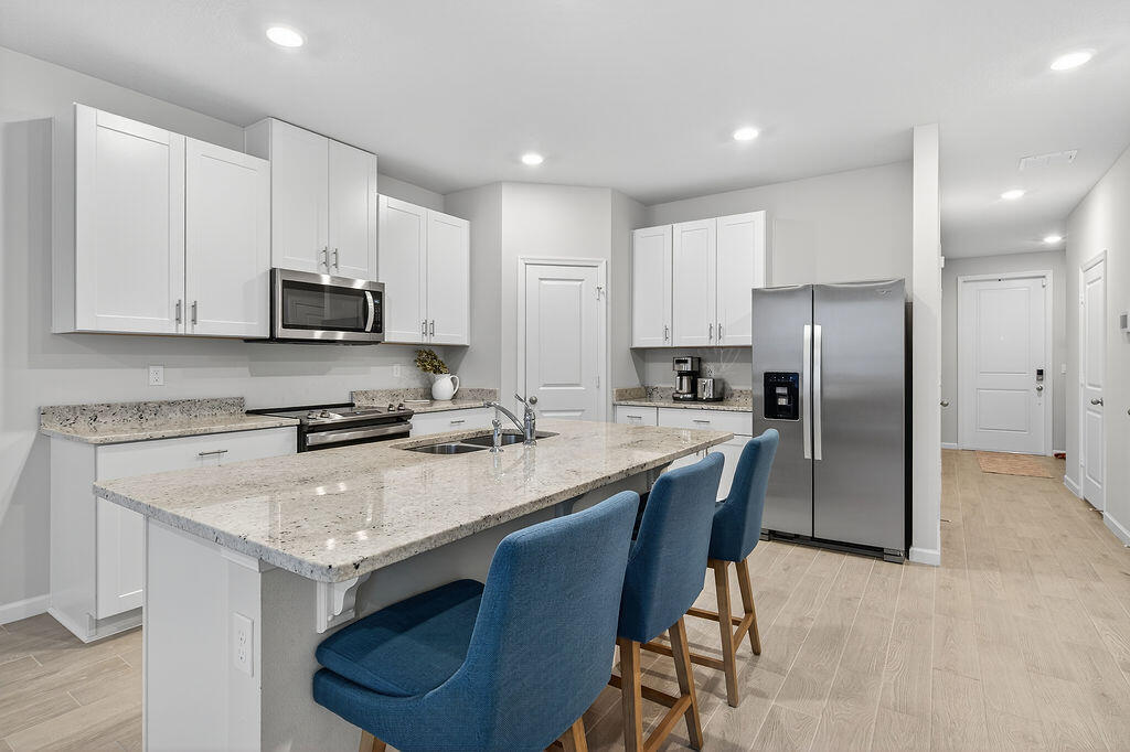 View details of listing 5696 SE Edgewater Circle, Stuart, FL 34997 Stuart with MLS#