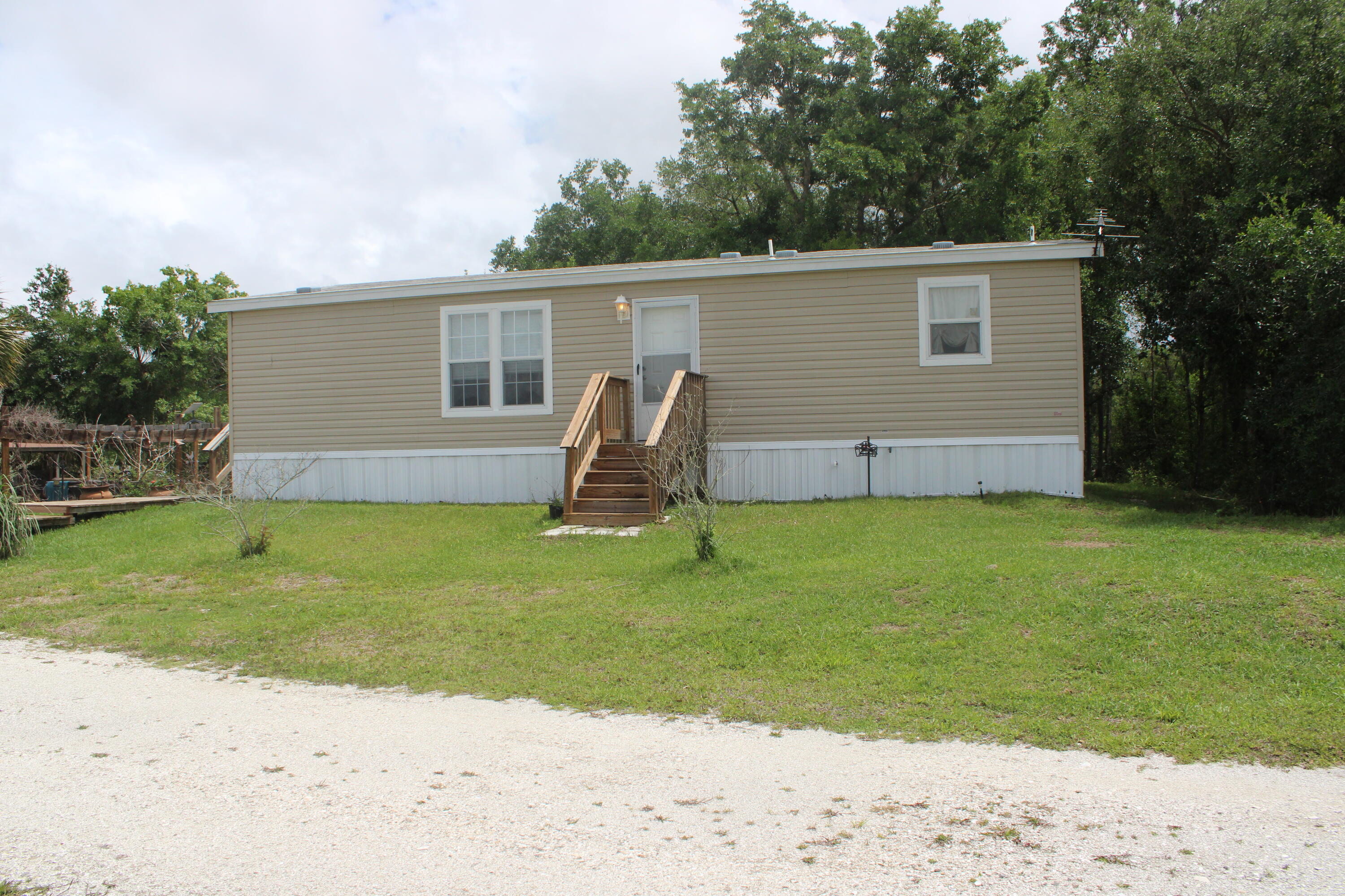 View details of listing 15367 NW 296th Street, Okeechobee, FL 34972 Okeechobee with MLS#