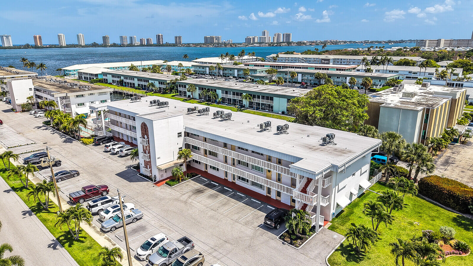 View details of listing 130 Doolen Court 109, North Palm Beach, FL 33408 North Palm Beach with MLS#