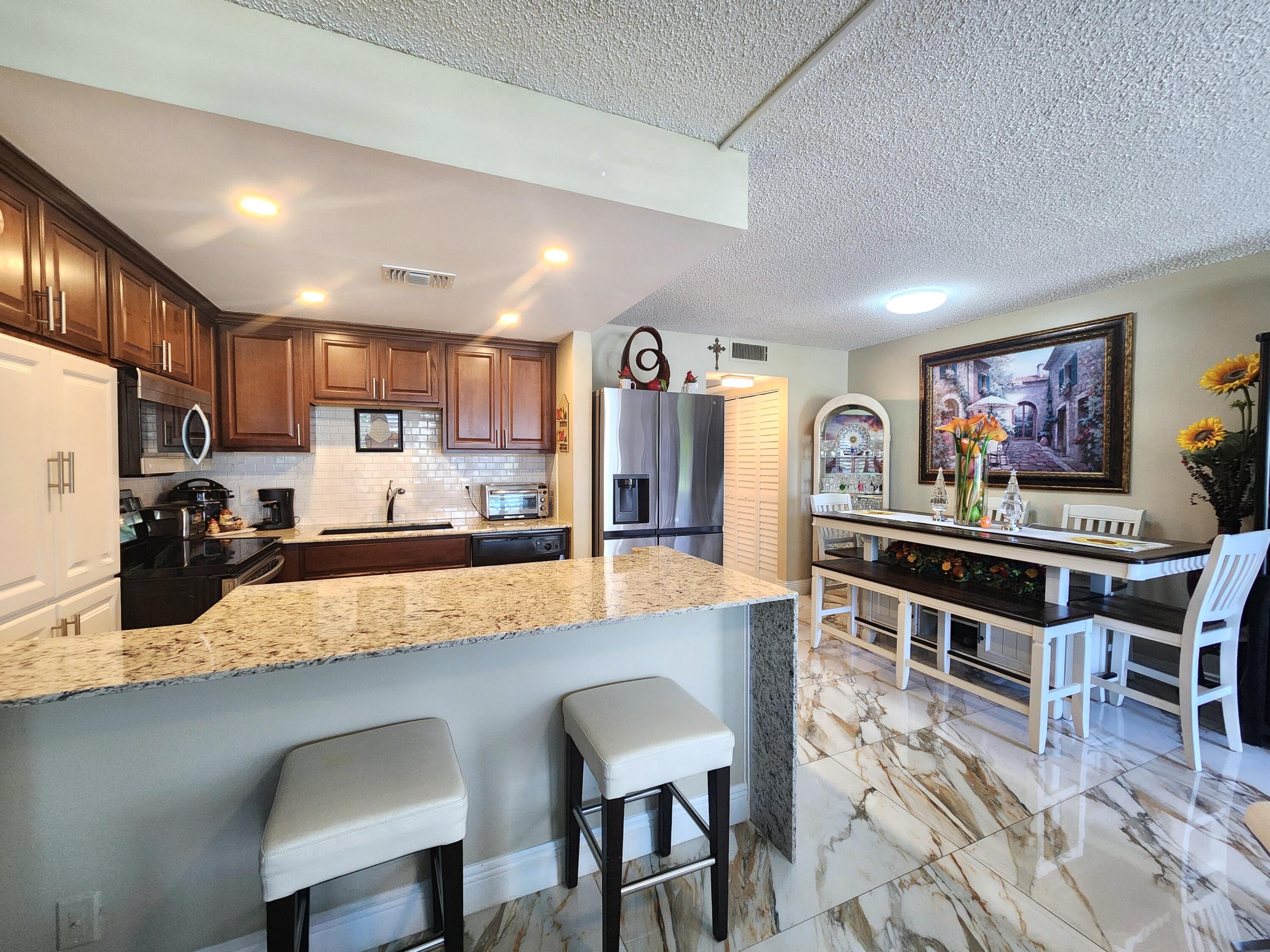 View details of listing 1012 Ellesmere A 1012, Deerfield Beach, FL 33442 Deerfield Beach with MLS#