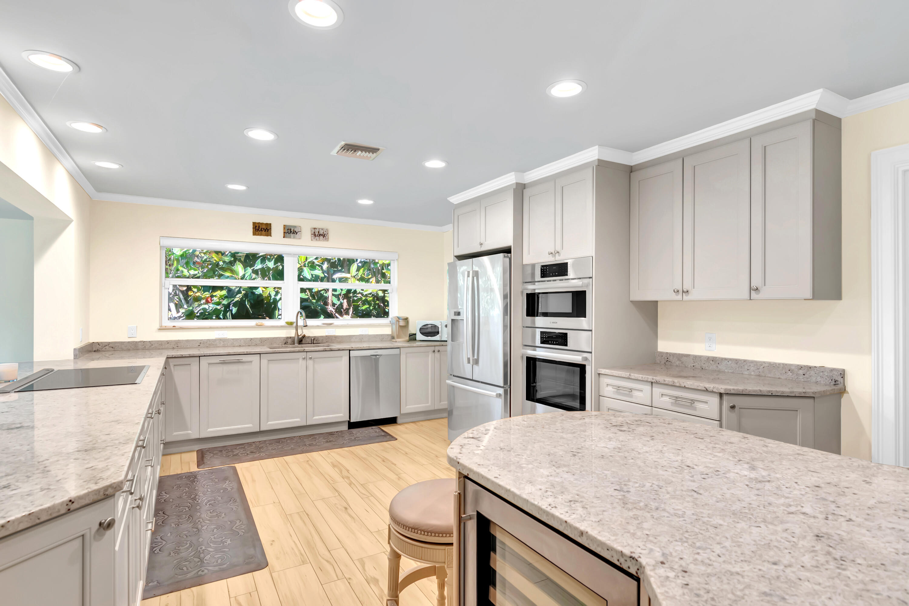View details of listing 500 Gardenia Lane, Vero Beach, FL 32963 Vero Beach with MLS#