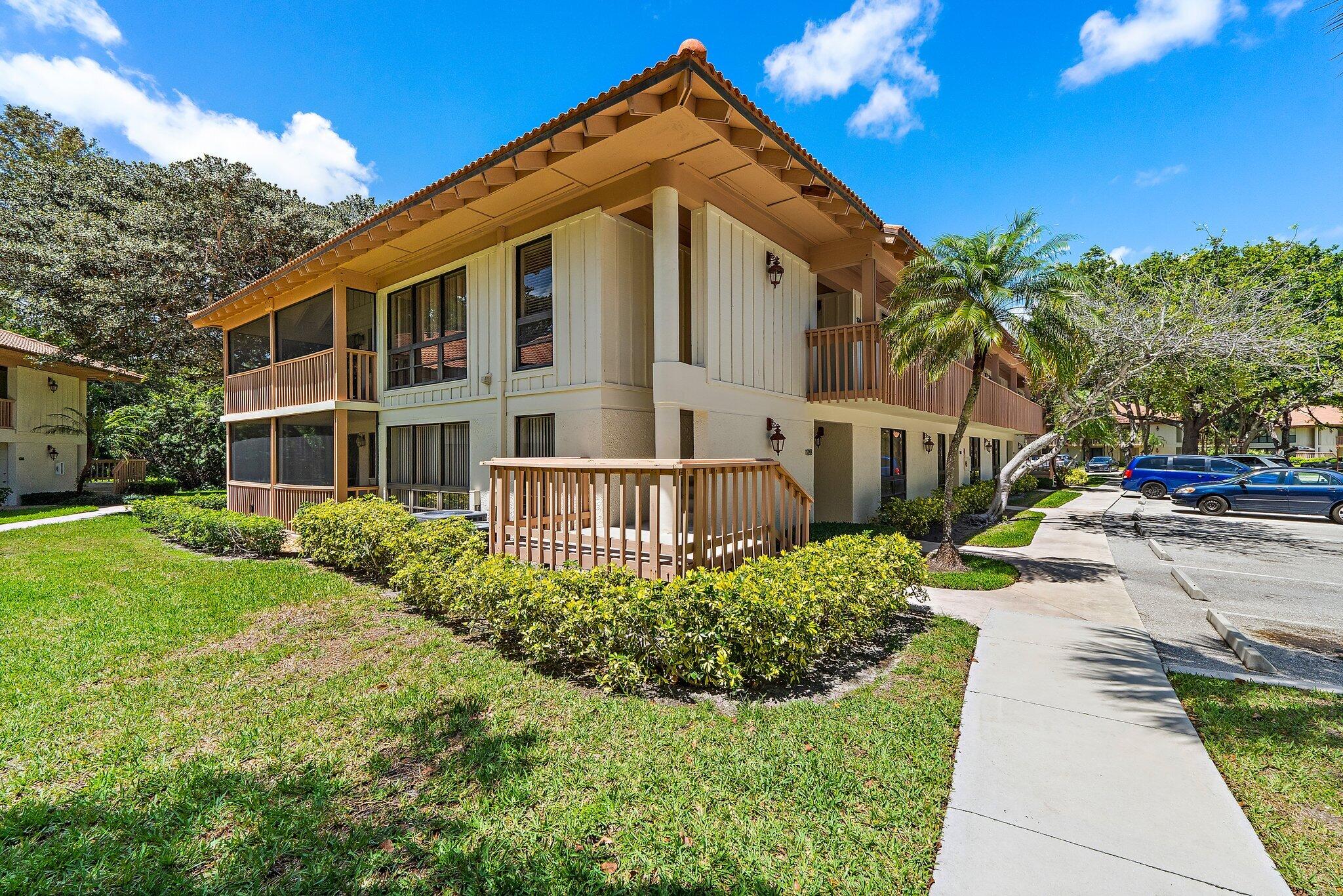 View details of listing 128 Brackenwood Road 128, Palm Beach Gardens, FL 33418 Palm Beach Gardens with MLS#
