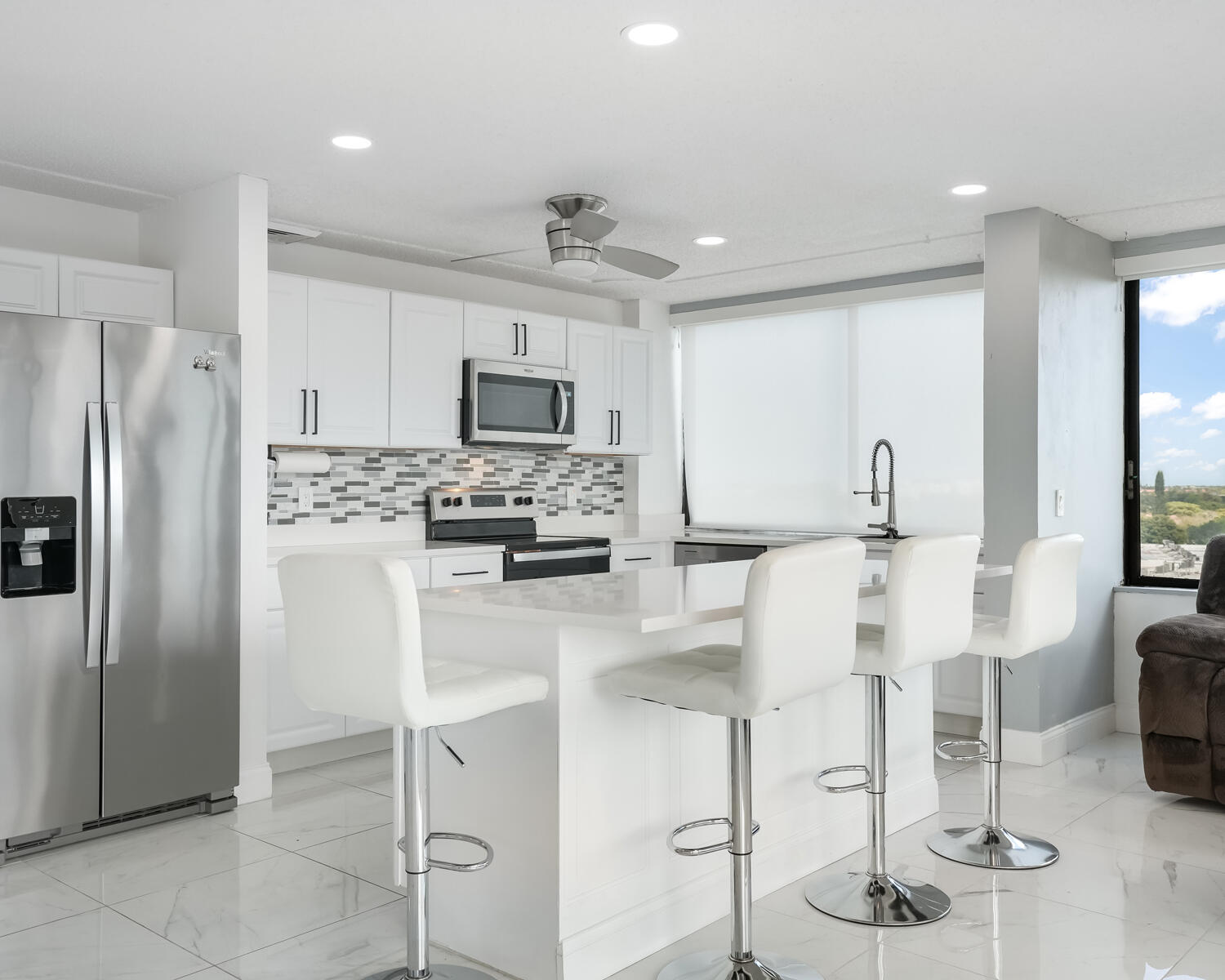 View details of listing 1500 Presidential Way 806, West Palm Beach, FL 33401 West Palm Beach with MLS#