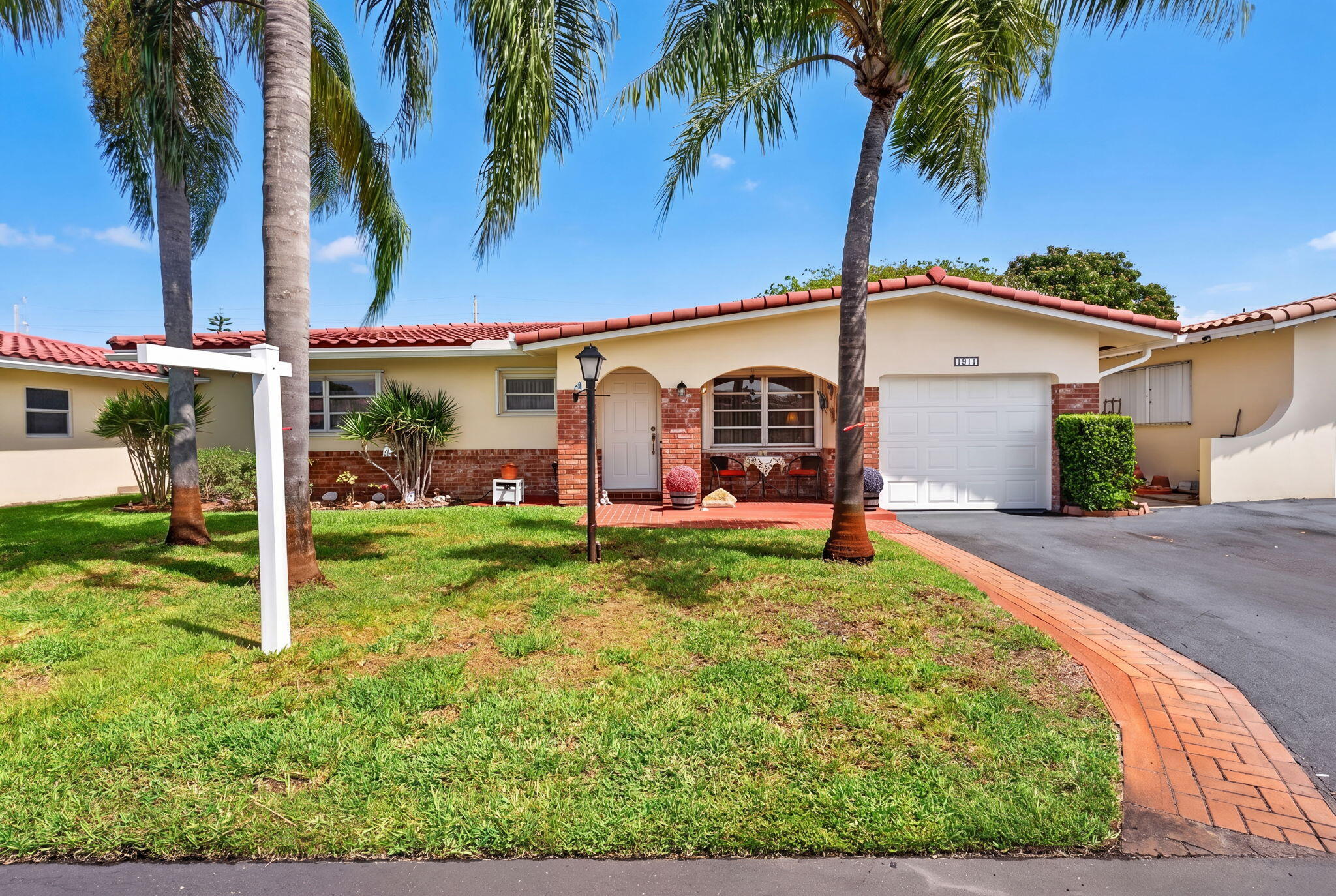View details of listing 1211 NW 44th Street, Deerfield Beach, FL 33064 Deerfield Beach with MLS#