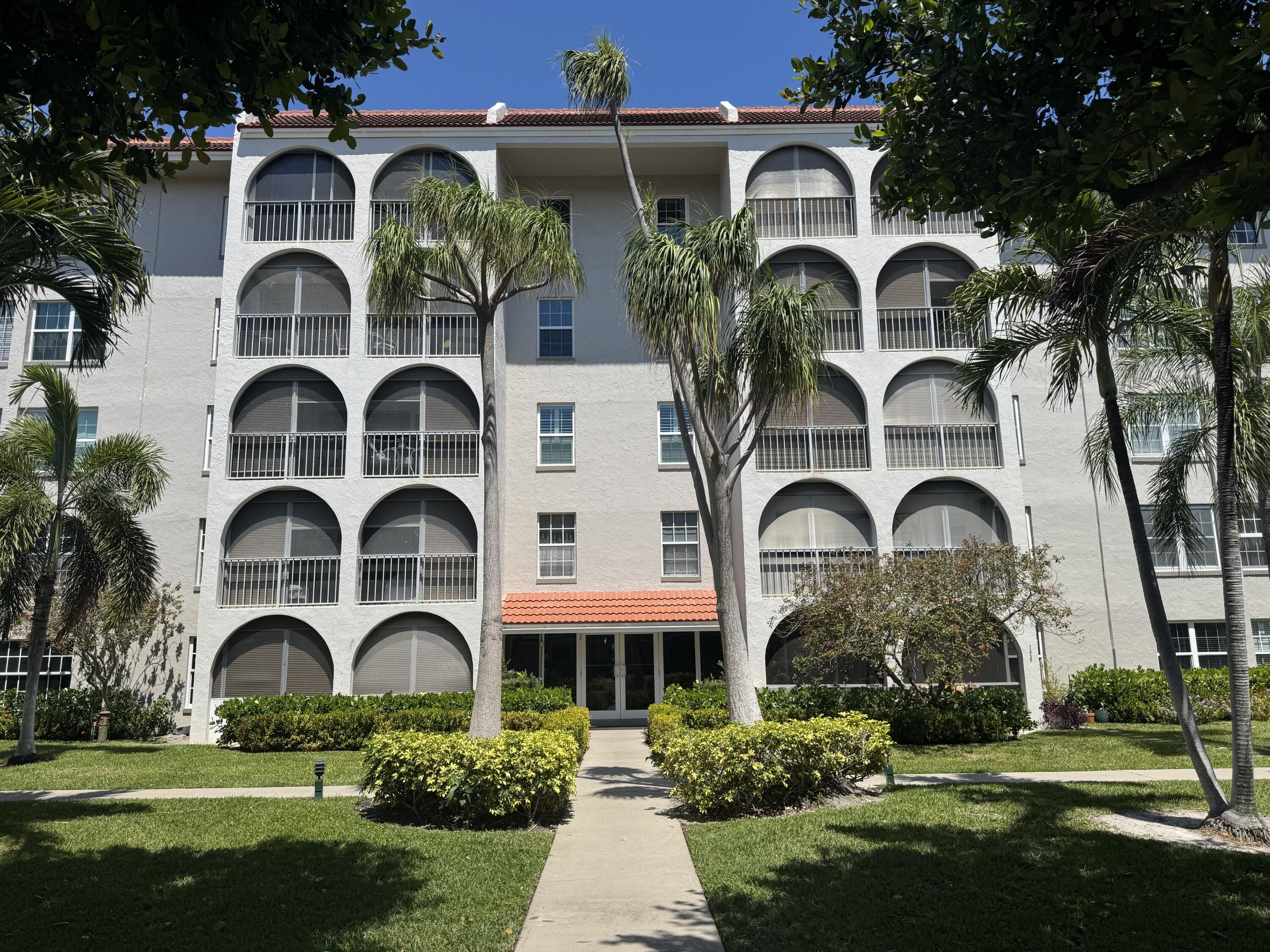 View details of listing 250 NE 20th Street 5220, Boca Raton, FL 33431 Boca Raton with MLS#