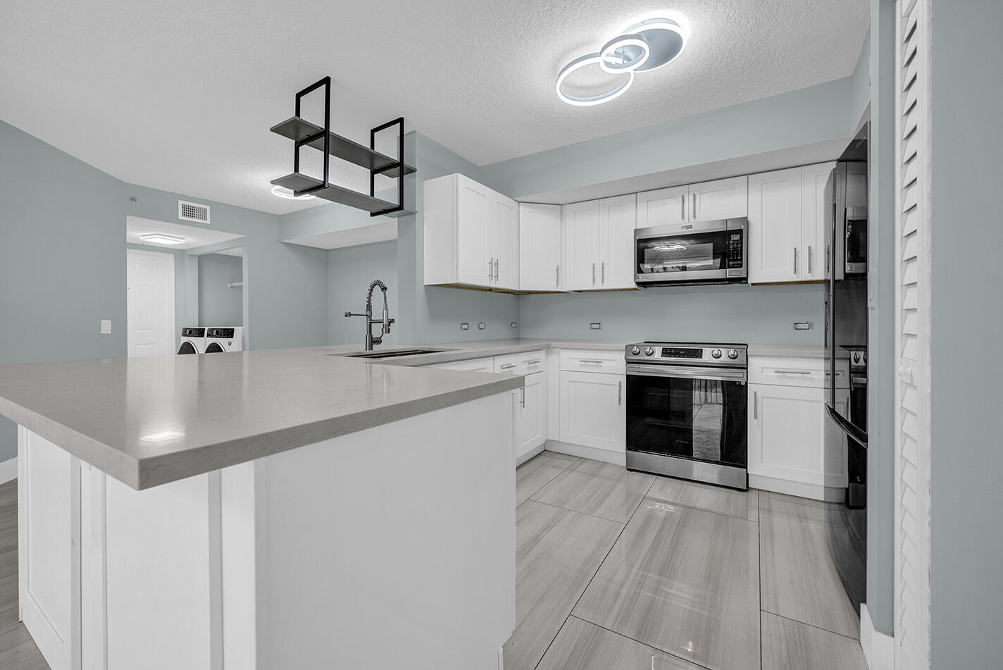 View details of listing 1010 Villa Circle, Boynton Beach, FL 33435 Boynton Beach with MLS#