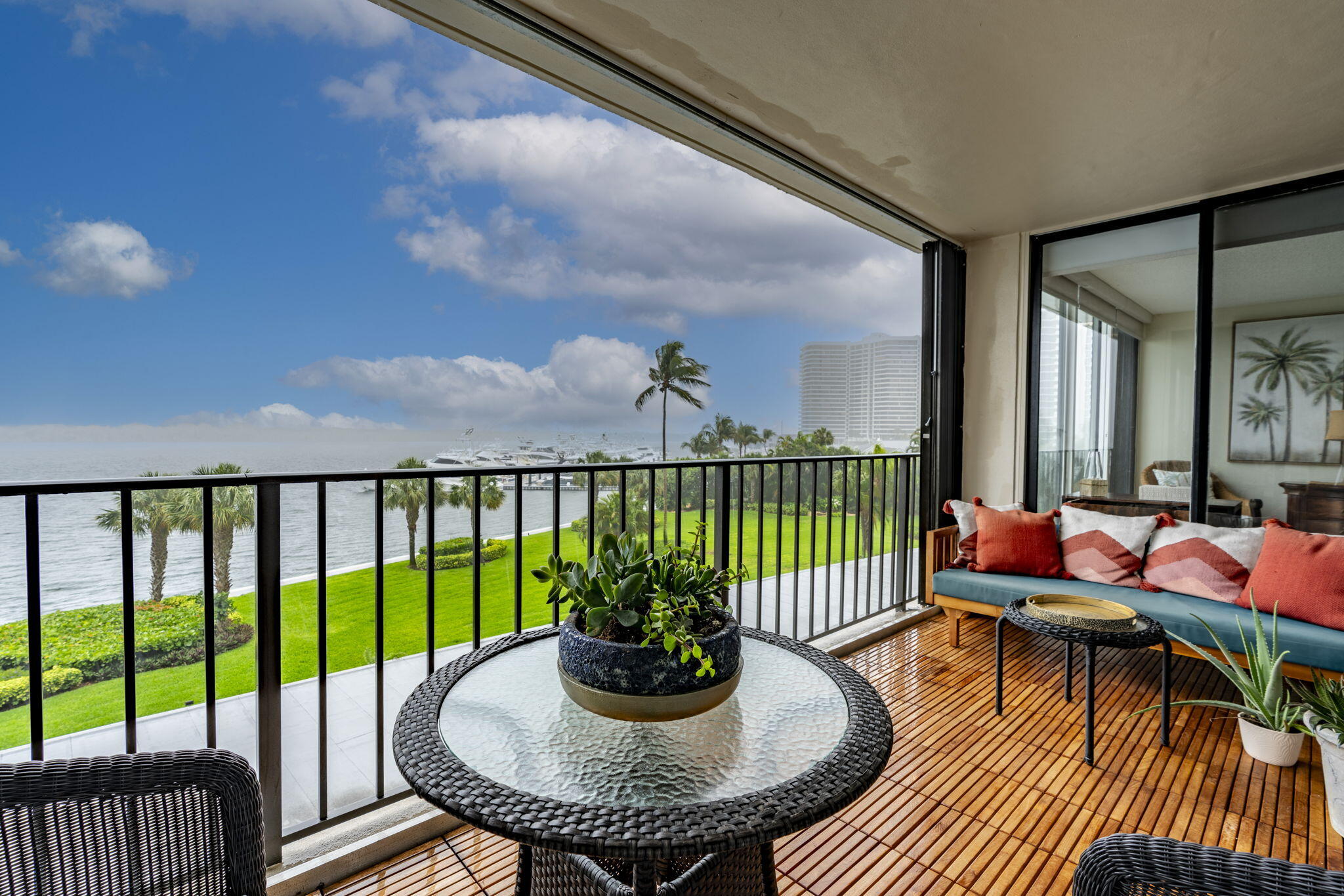 View details of listing 124 Lakeshore Drive 428, North Palm Beach, FL 33408 North Palm Beach with MLS#