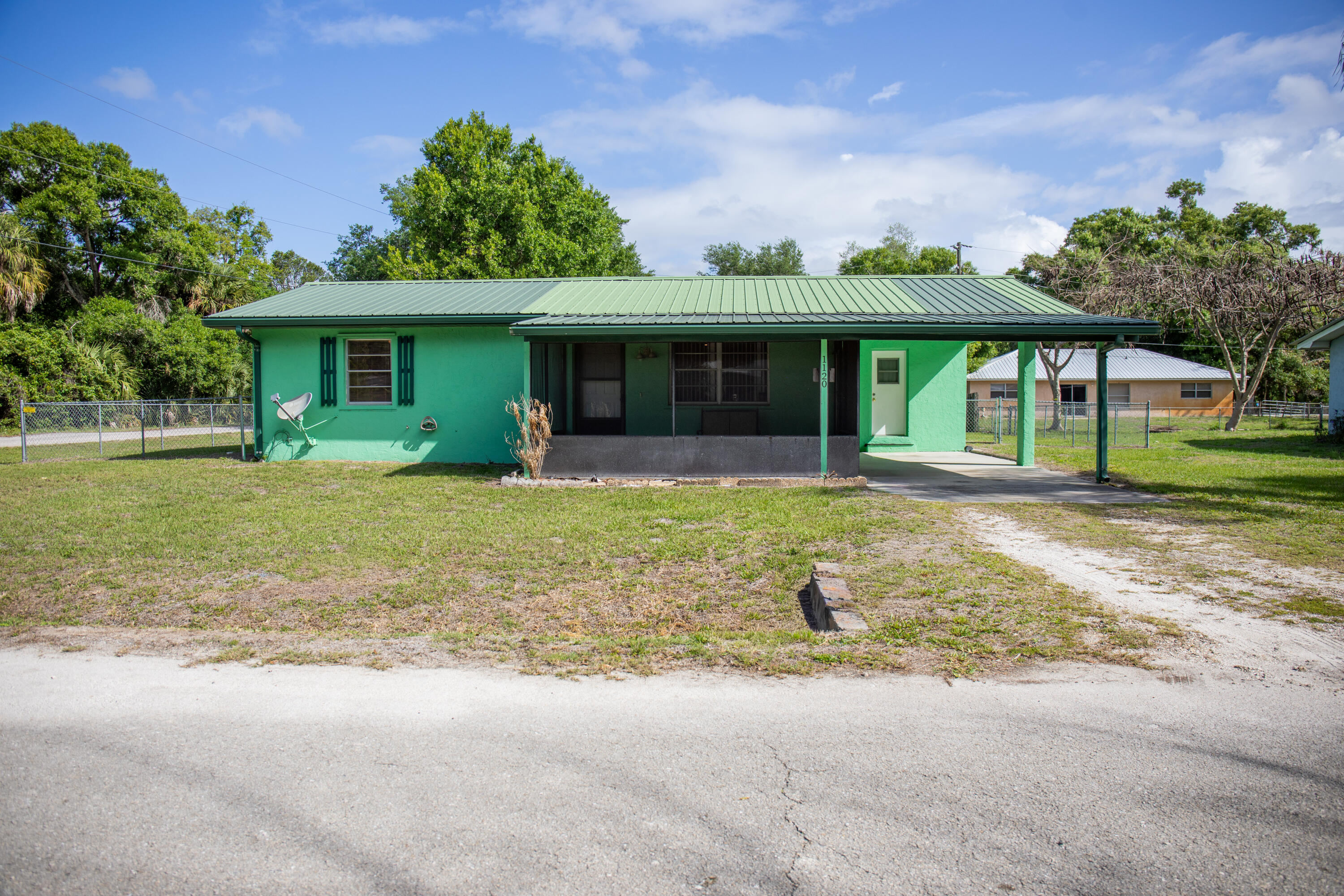 View details of listing 1120 SW 8th Court, Okeechobee, FL 34974 Okeechobee with MLS#