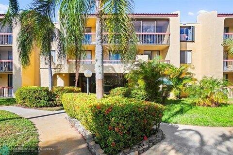 View details of listing 733 SE 1st Way 105, Deerfield Beach, FL 33441 Deerfield Beach with MLS#