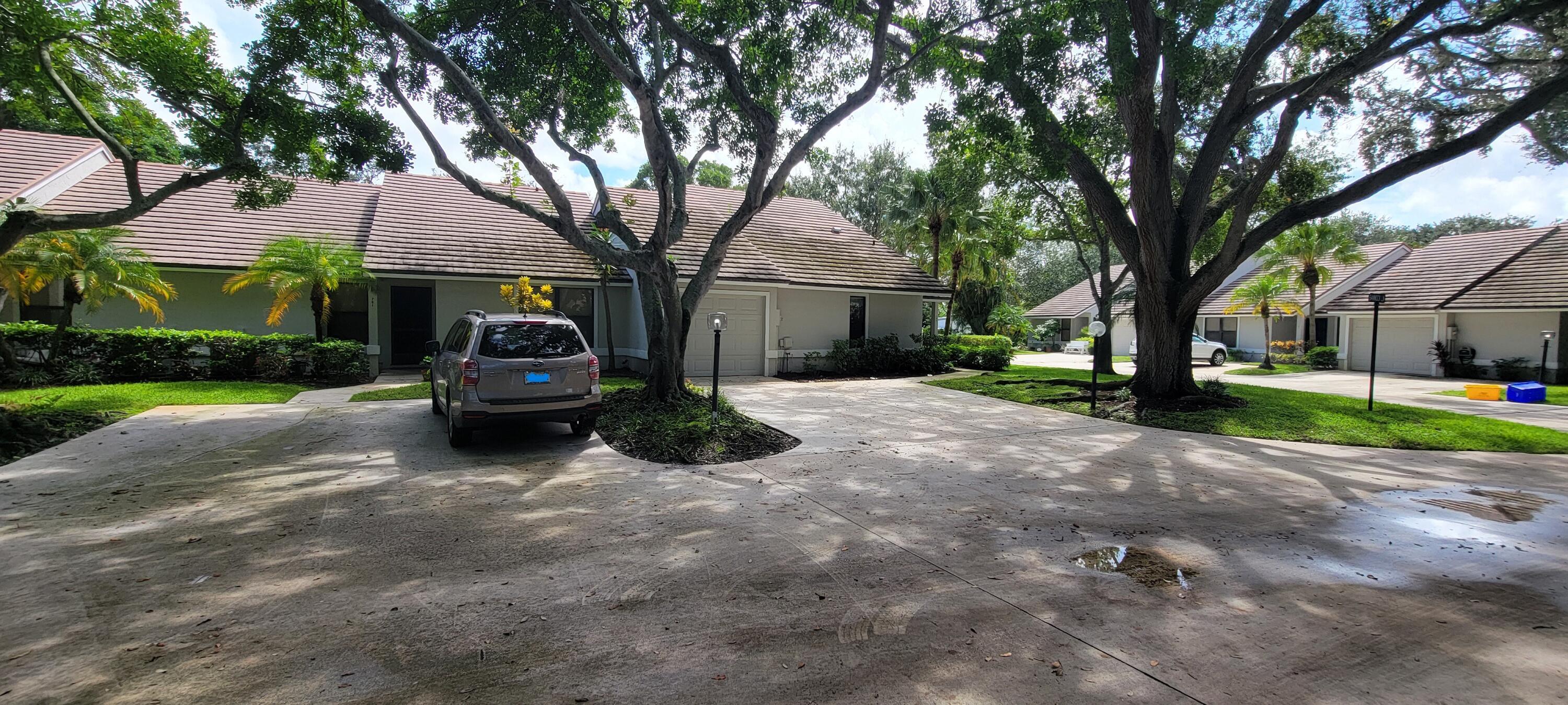 View details of listing 701 Bannock Lane, Palm Beach Gardens, FL 33418 Palm Beach Gardens with MLS# 