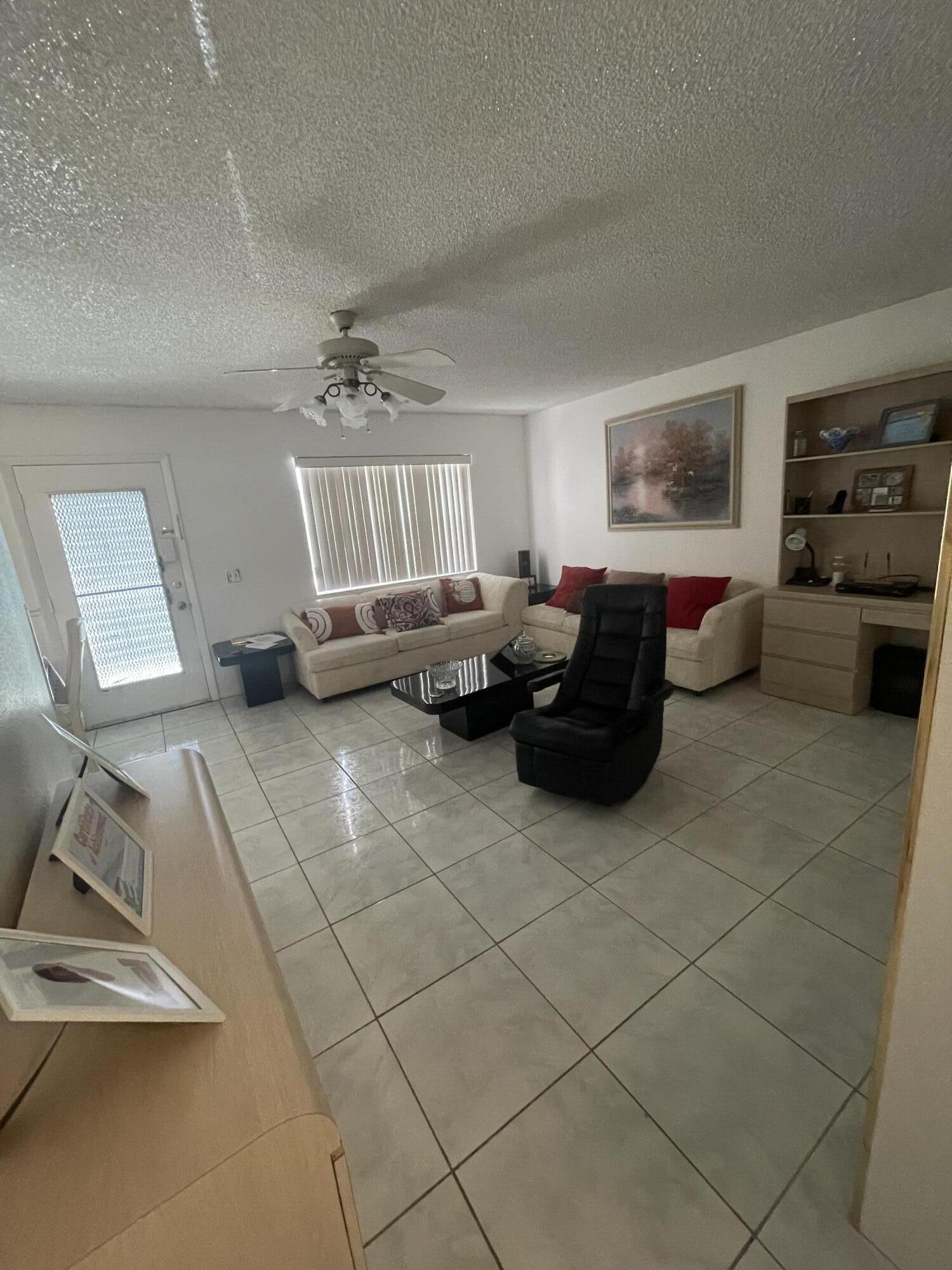 View details of listing 186 Flanders D 186, Delray Beach, FL 33484 Delray Beach with MLS# 