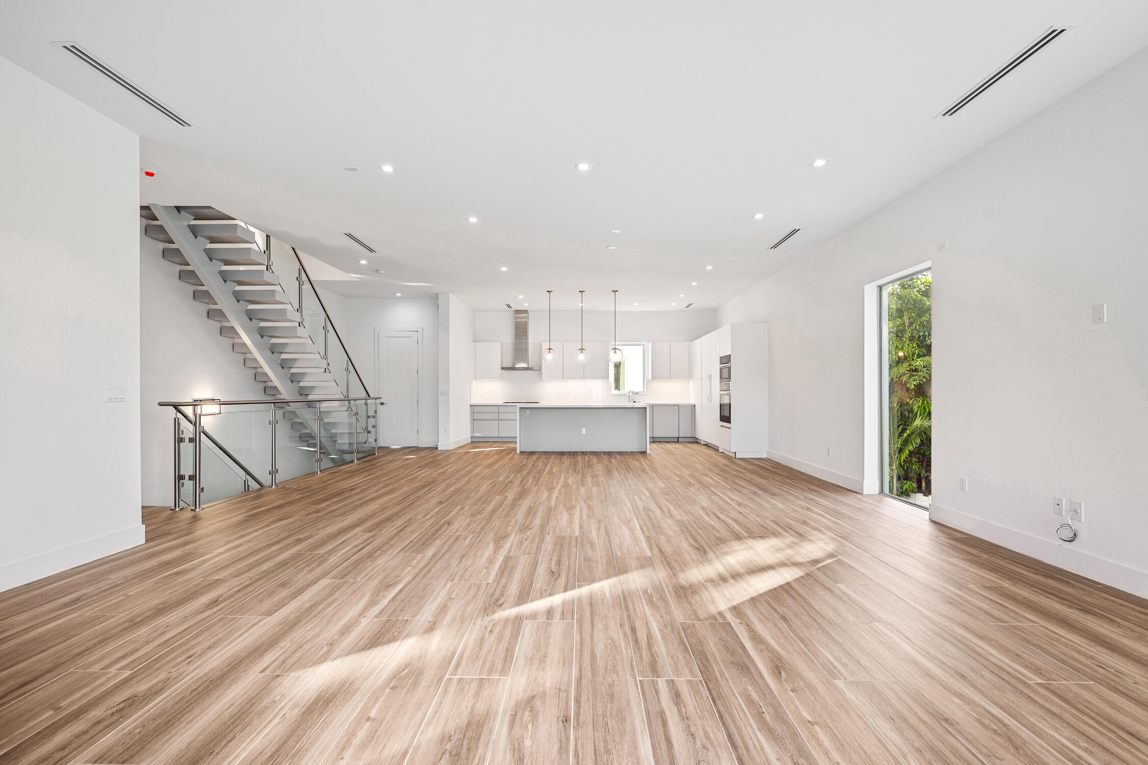 View details of listing 11 SE 11th Avenue, Fort Lauderdale, FL 33301 Fort Lauderdale with MLS# 